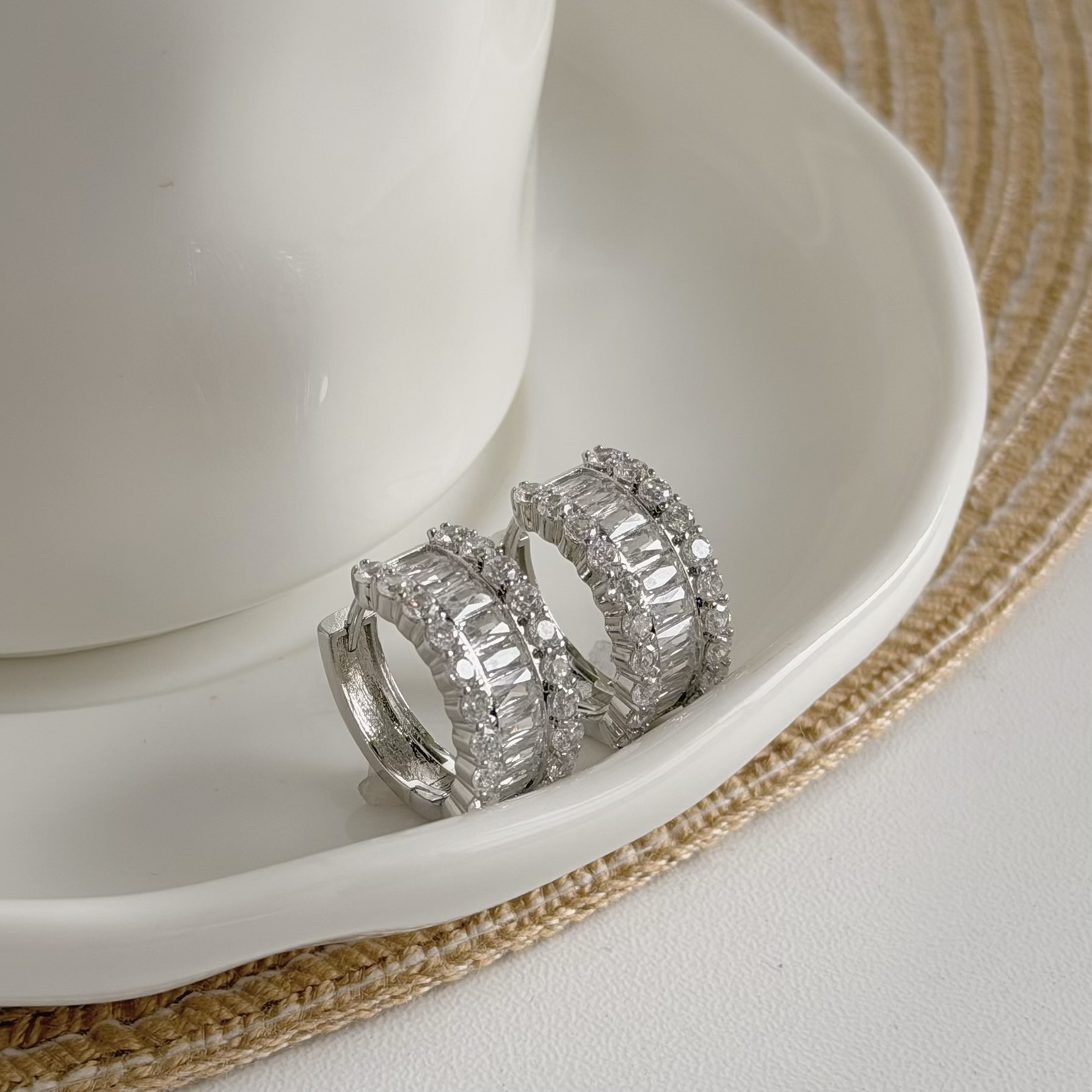 A171滿鑽鋯石易扣