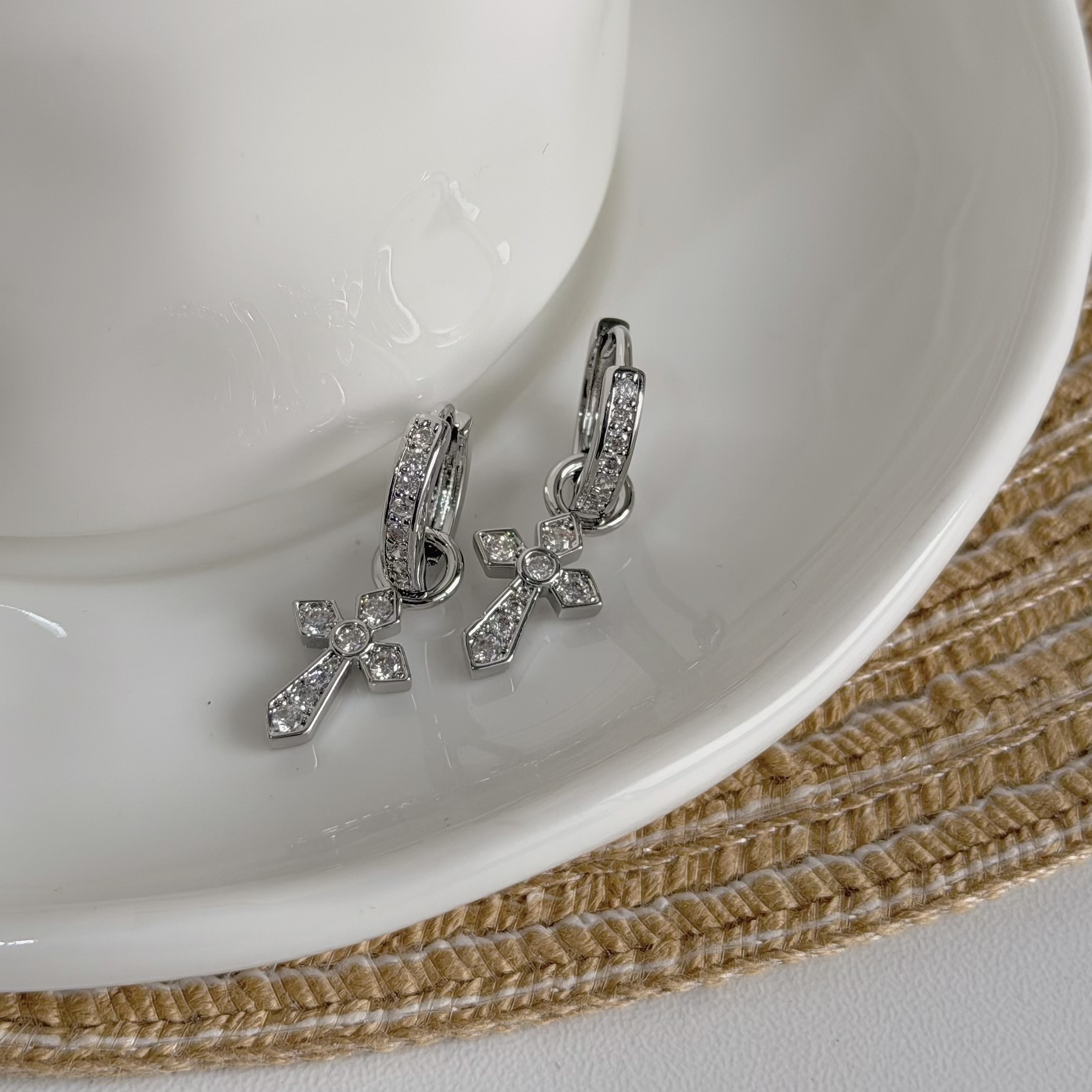 A172滿鑽鋯石十字架易扣垂吊