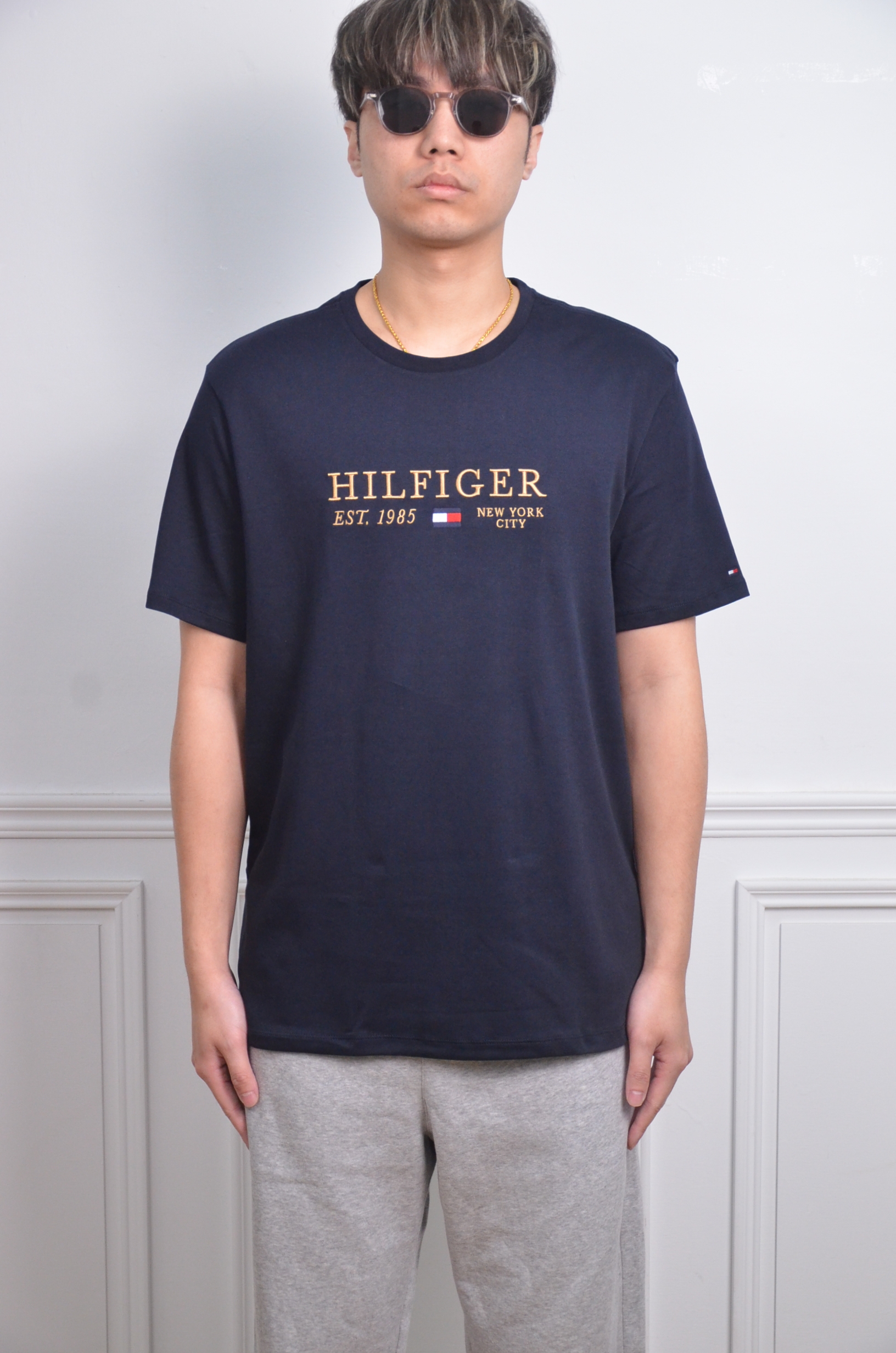 Tommy Hilfiger 刺繡金字短袖-深藍