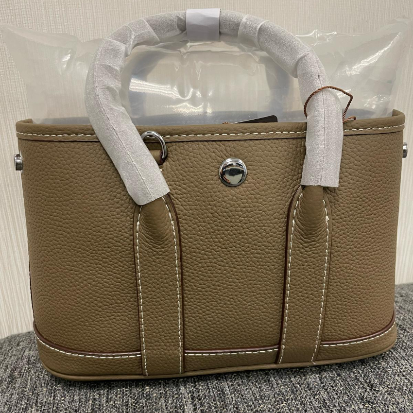 台灣M2卡其色真皮手挽袋