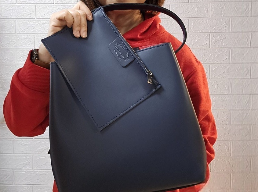 意大利寶藍色光滑皮手袋