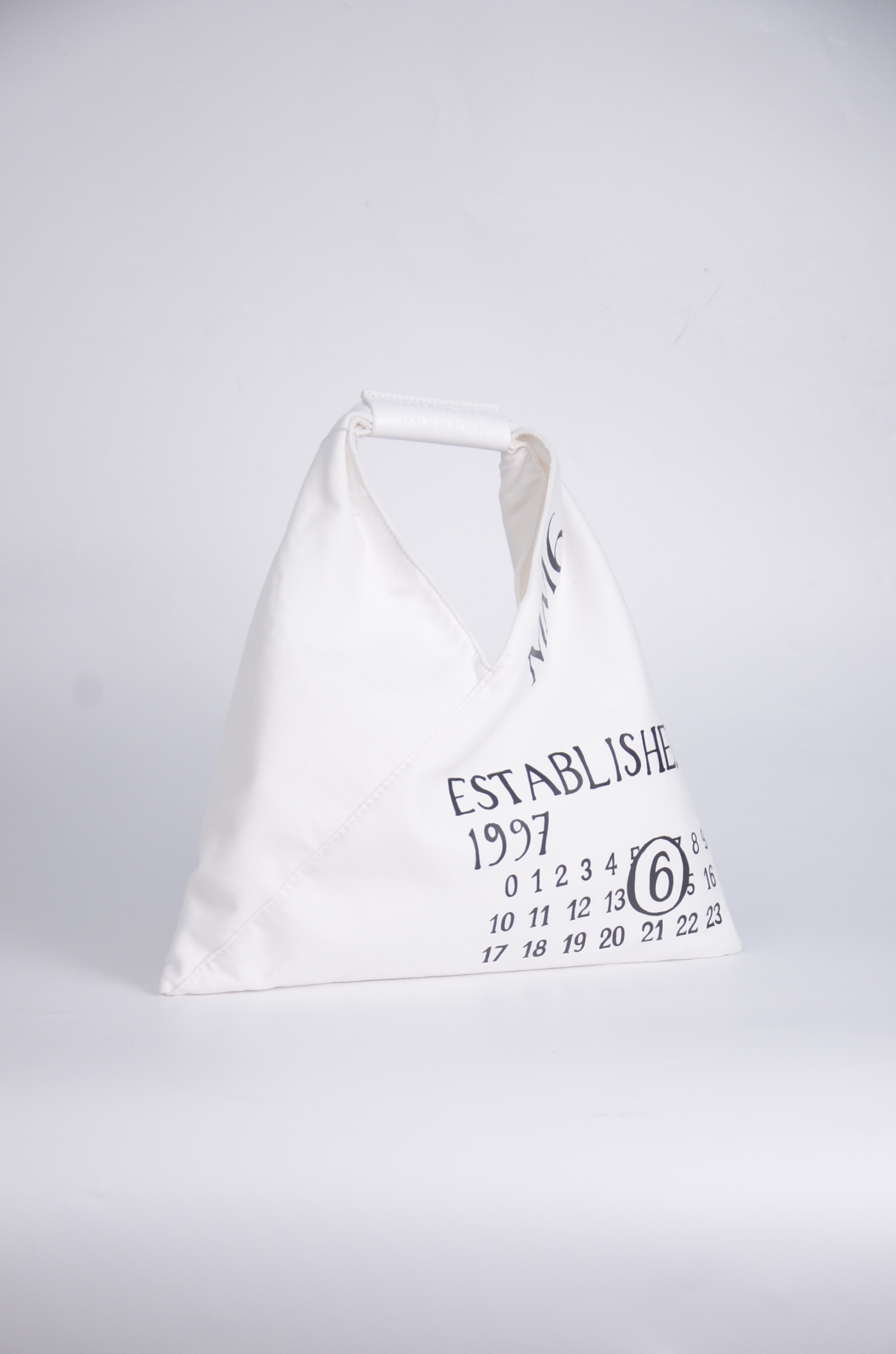 MM6 Maison Margiela 白布手提包【SB6WD0013P7260T1003】