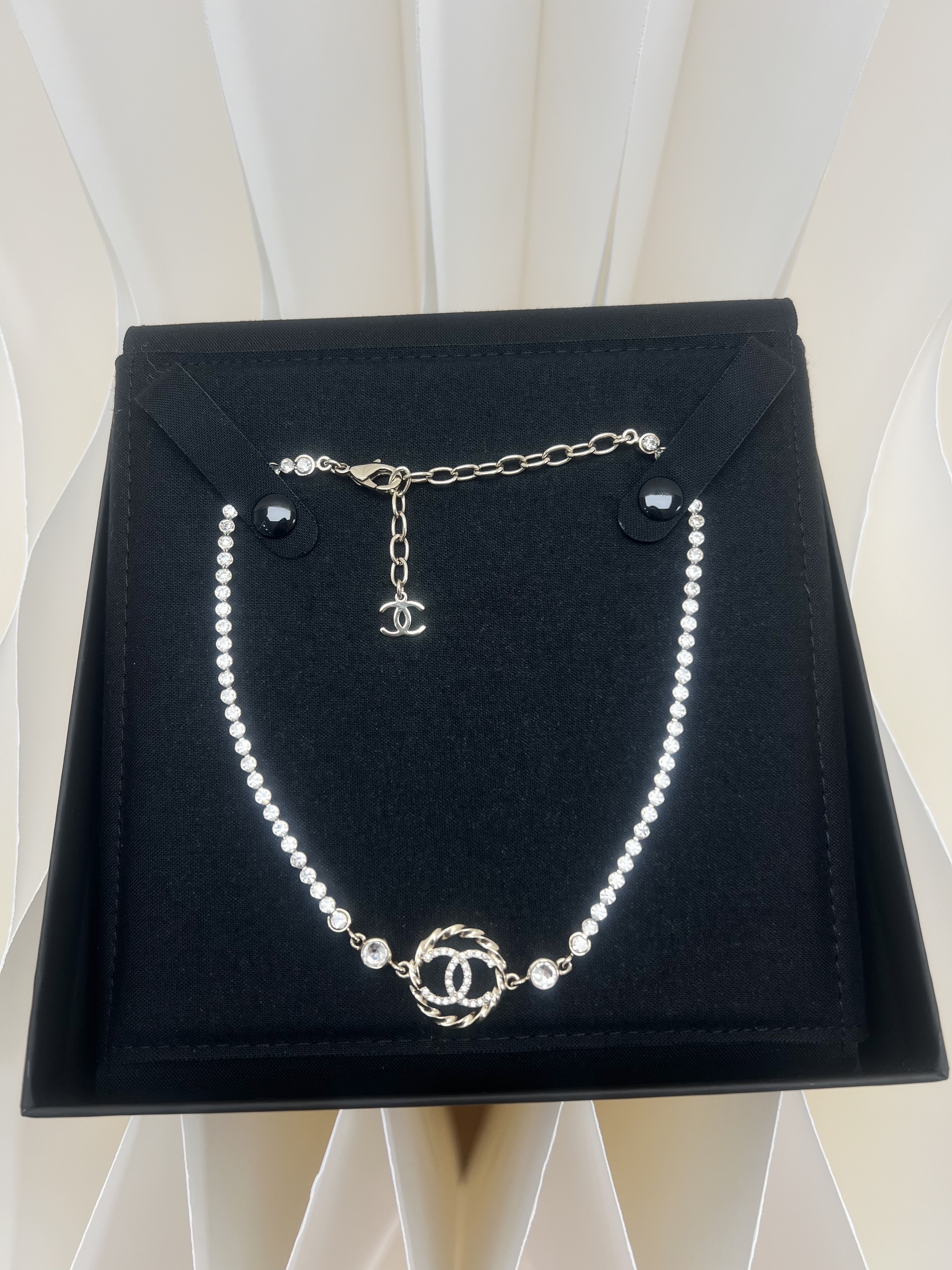 Chanel 23b round cc logo crystal choker/ necklace