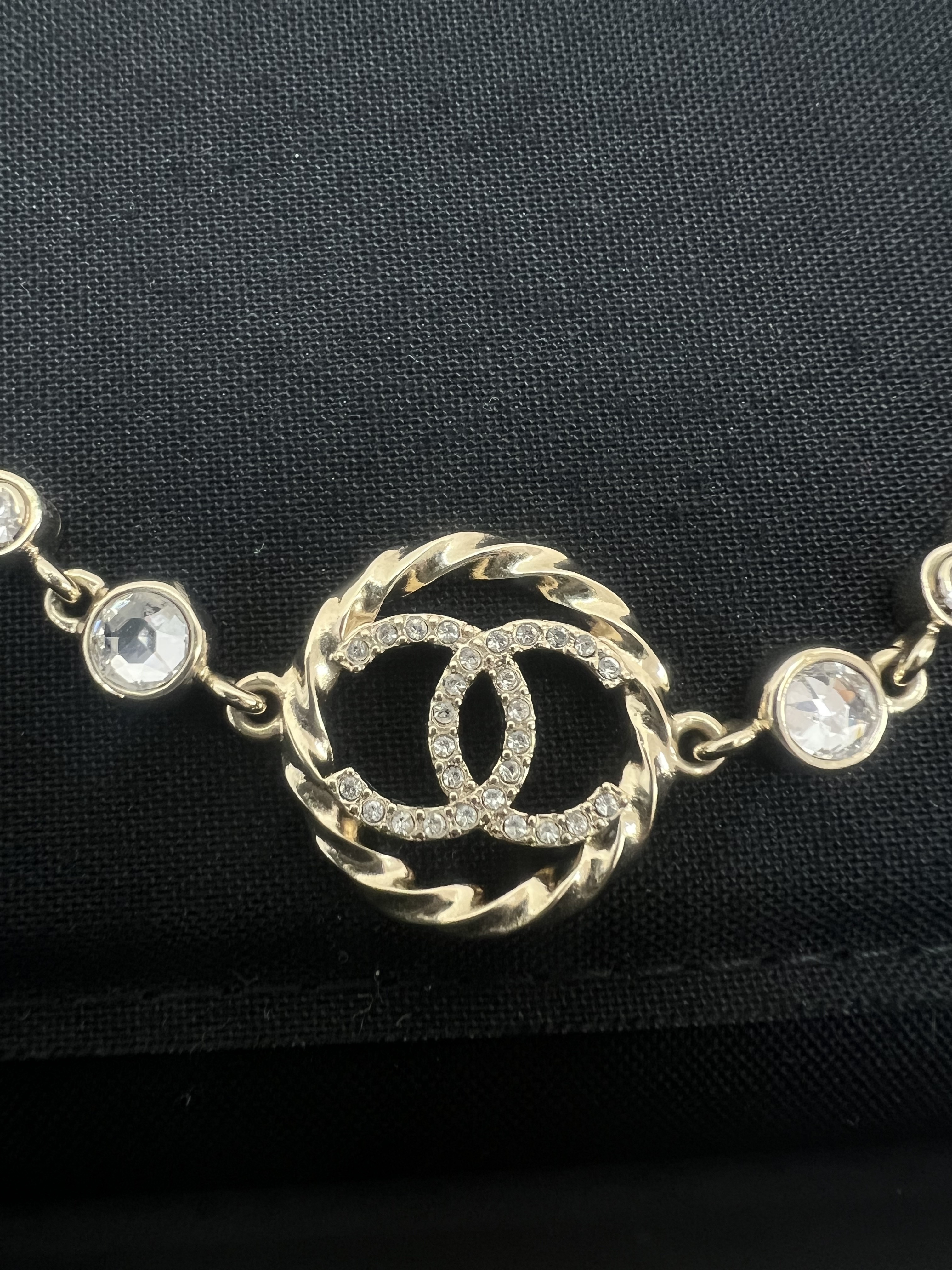 Chanel 23b round cc logo crystal choker/ necklace