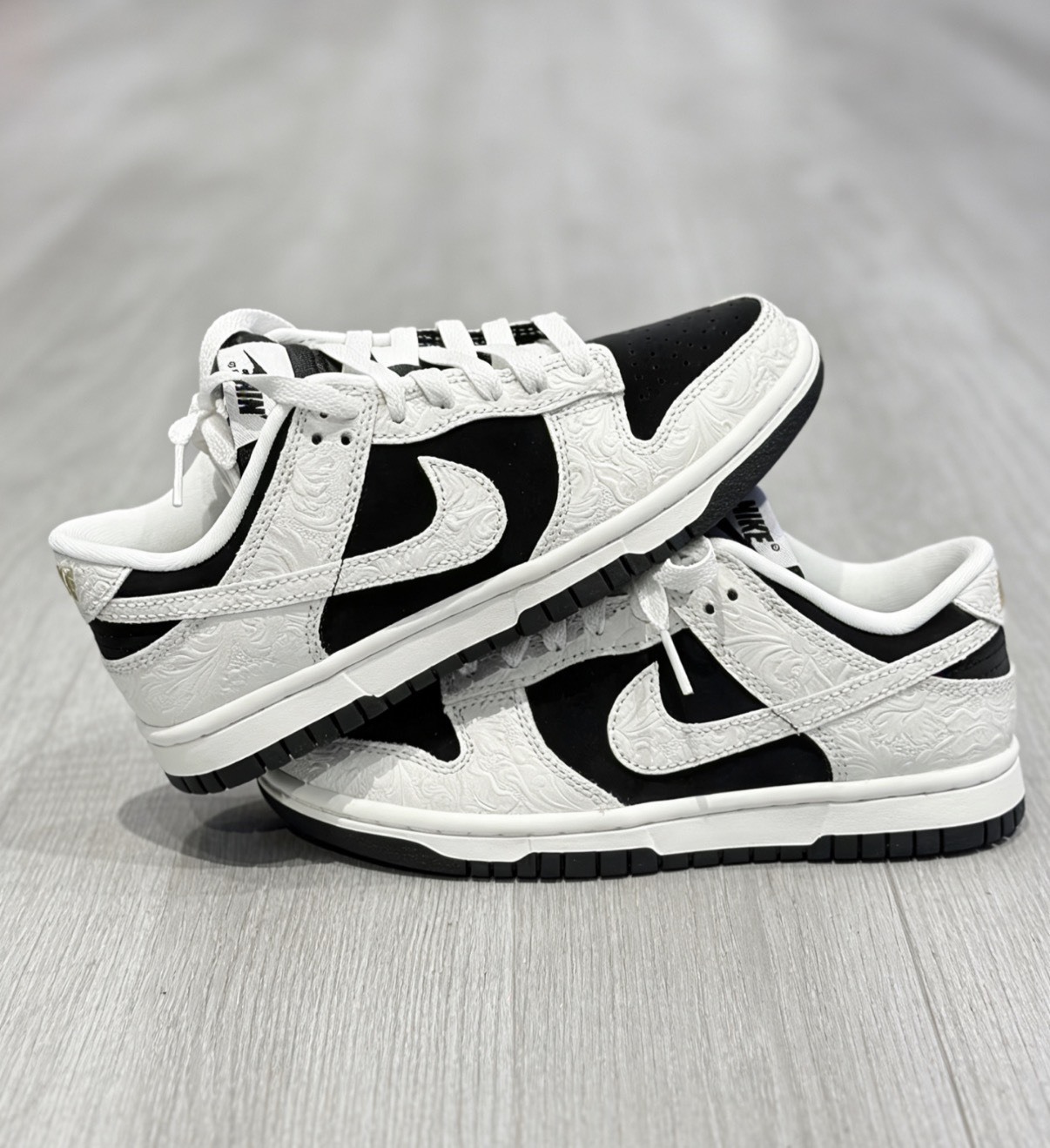 【OWN】NIKE Dunk Low Embossed Baroque CNY 新年款 低筒 板鞋 女款 國外限定 浮雕 熊貓 黑白 IF3944-001