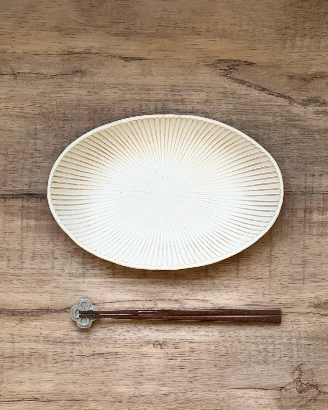 益子燒 SEN 十草 橢圓碟 白色｜職人 若林健吾