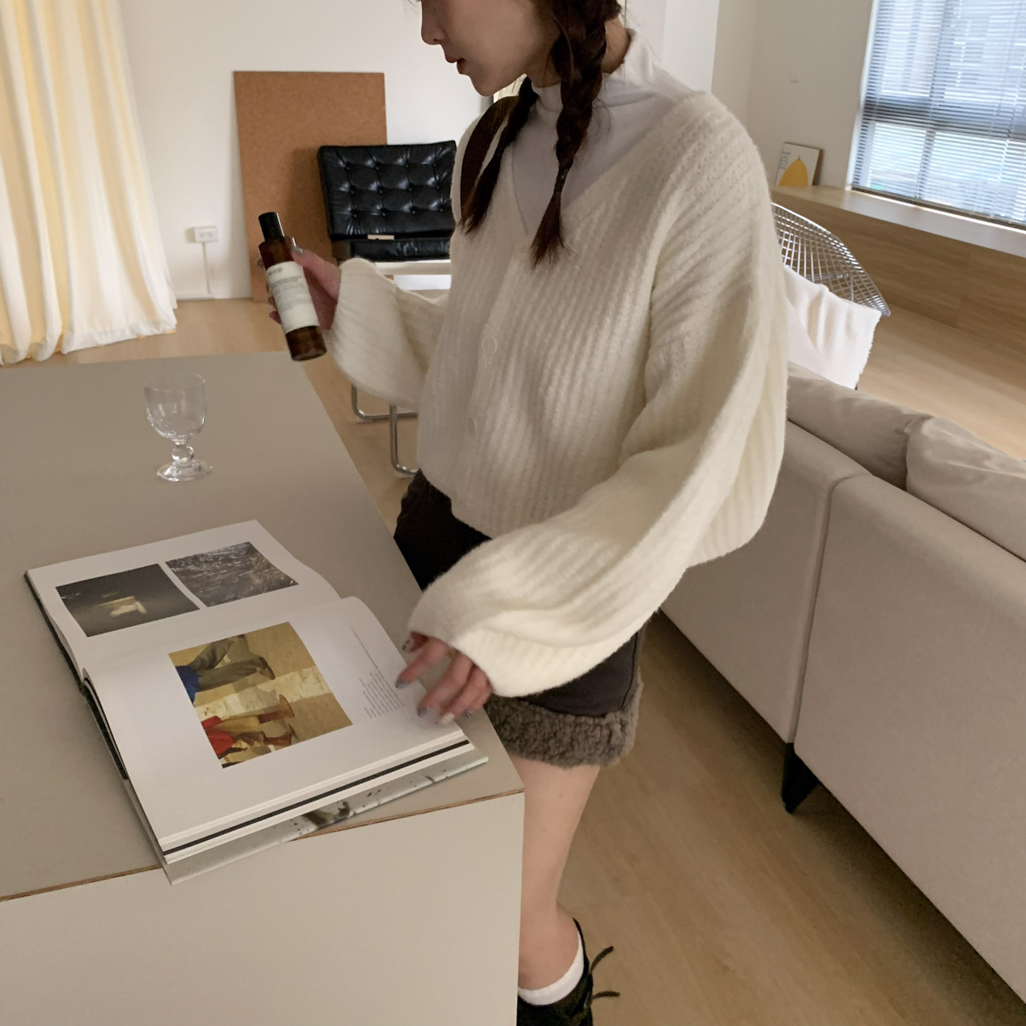 ISA_一秒溫柔系 同色扣坑條粗針織短版外套_51225