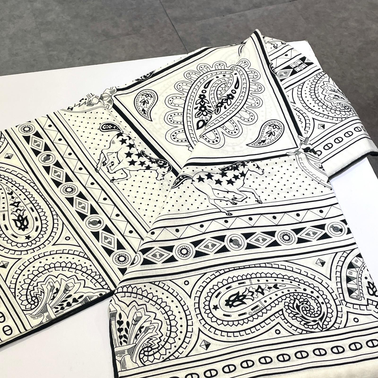 HERMES披肩/圍巾 140x140cm 黑白色羊絨 CACHEMIRE H244259S 09 #BRAND NEW #香榭站正品