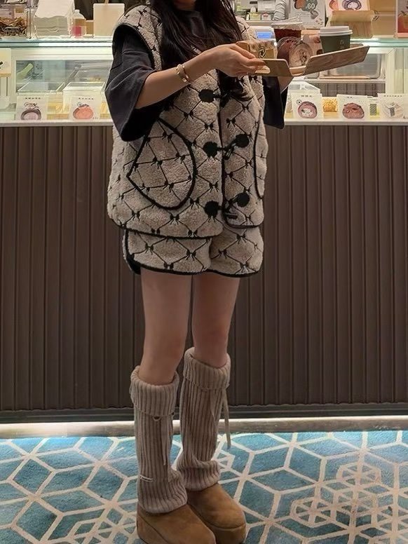蝴蝶結菱格連續圖抓絨短褲