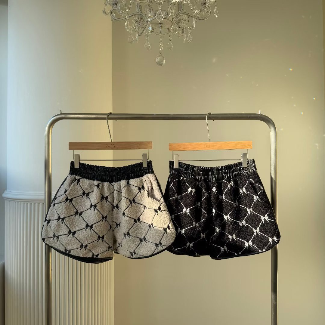 蝴蝶結菱格連續圖抓絨短褲