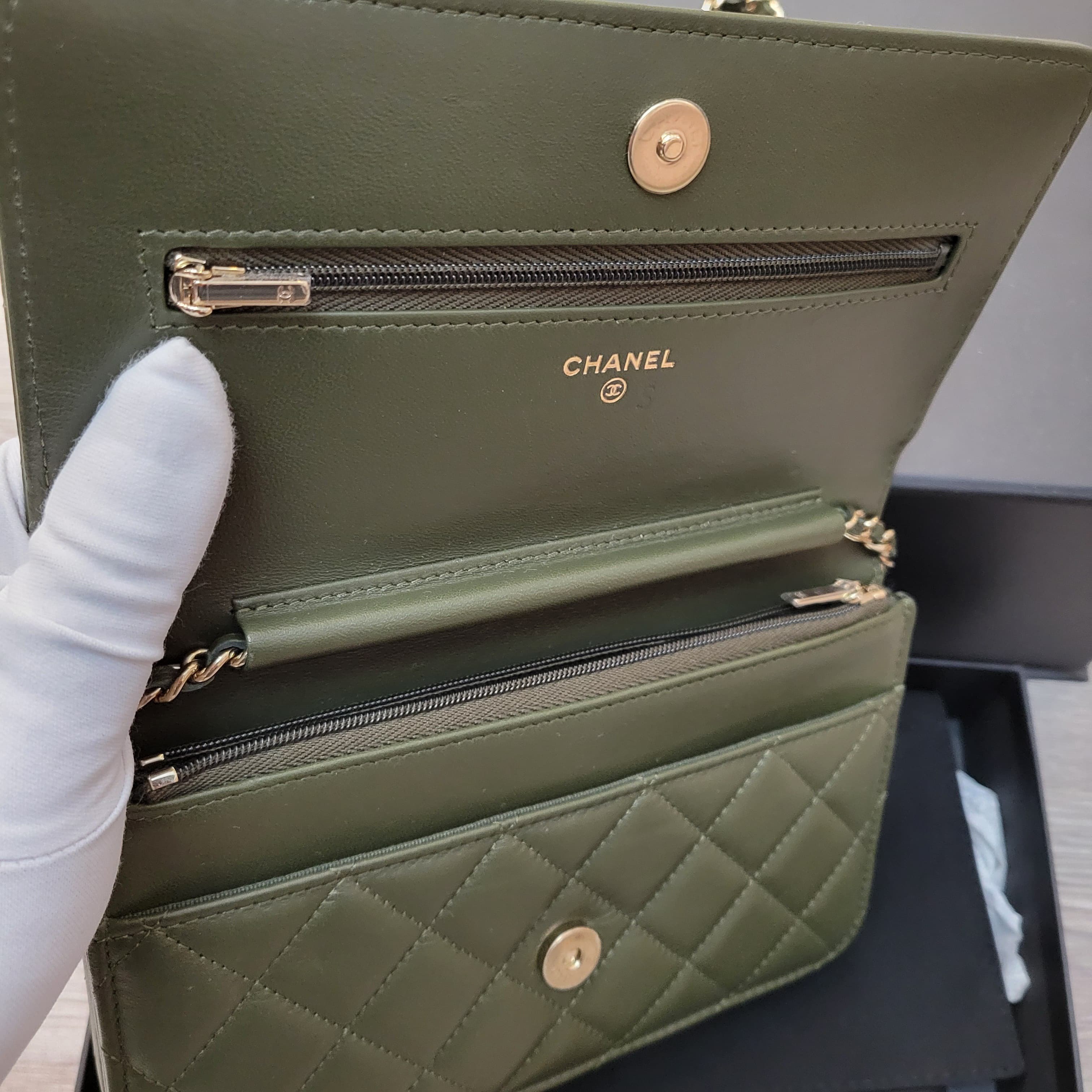 EMPLOYEE Chanel AP0250 woc Green Gold 橄欖綠金扣