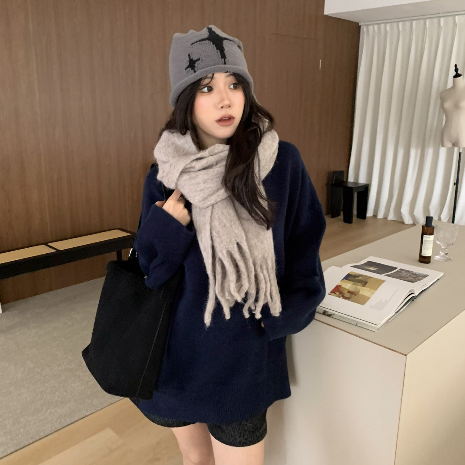 ISA_(包色!)時髦保暖一次到位 流蘇羊毛圍巾_51257