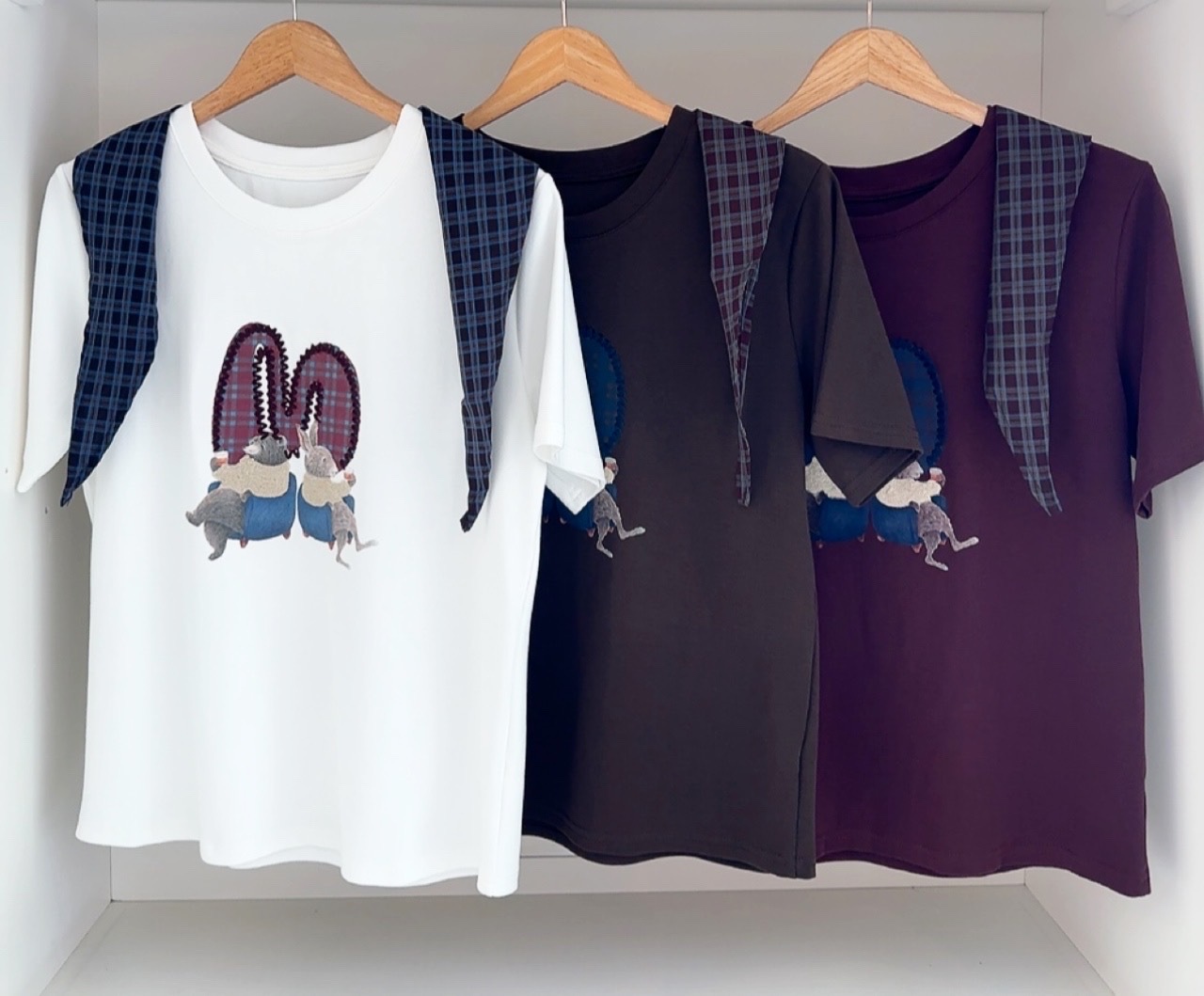 SHORT SLEEVE BEAR & RABBIT TEE WITH SCARF