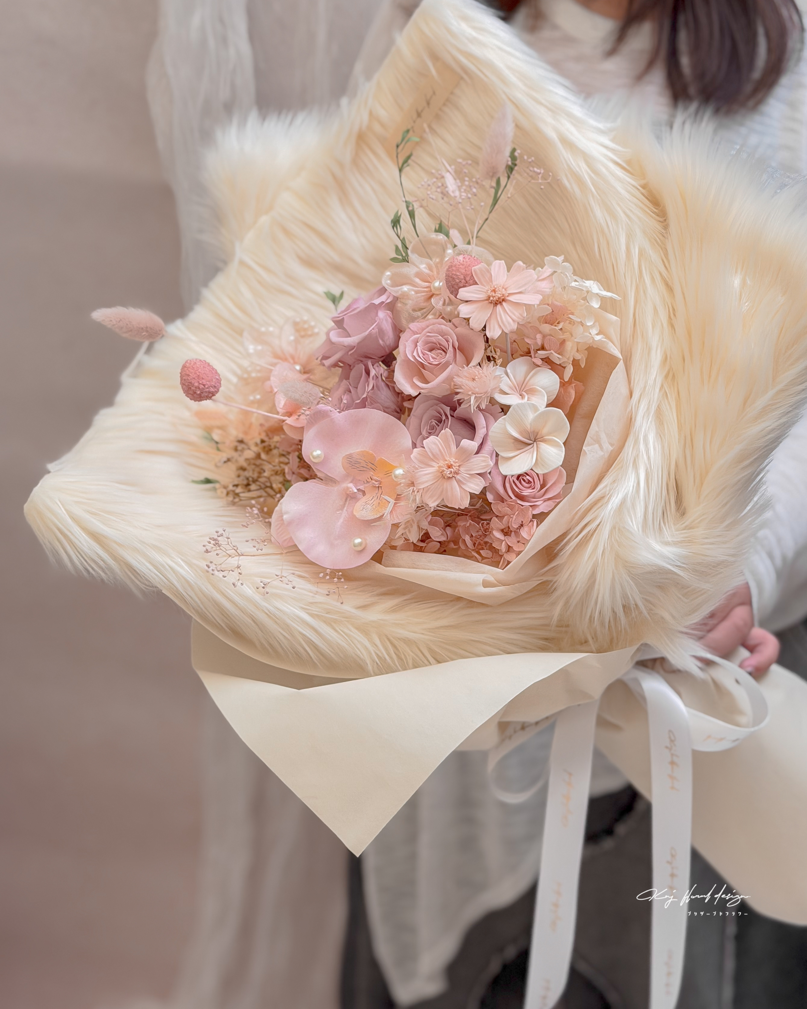 柔粉絨絨永生玫瑰花束