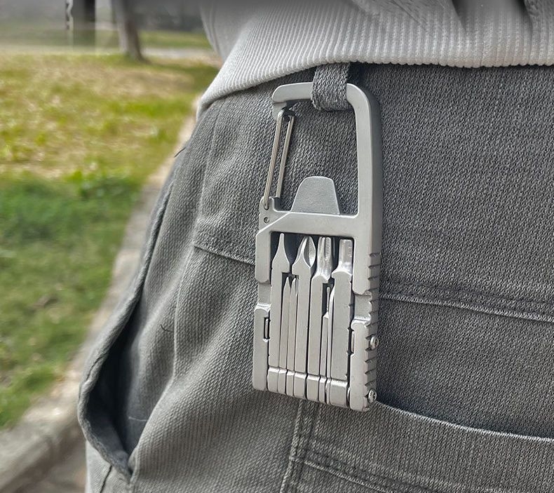 八合一多功能螺絲鑰匙圈