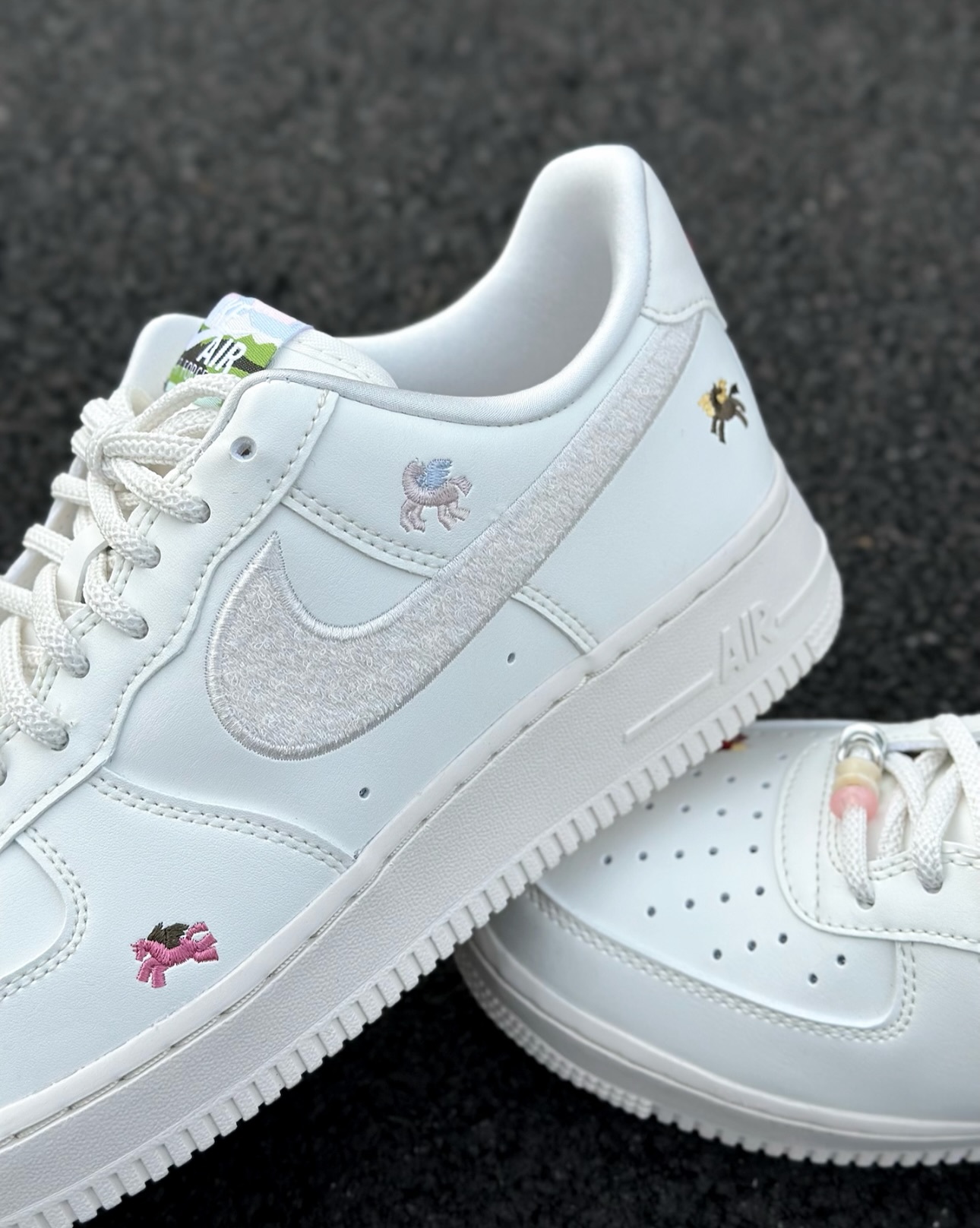 NIKE AIR FORCE 1 AF1 2026年馬年限定奶油白刺繡飛馬 iq1143-100