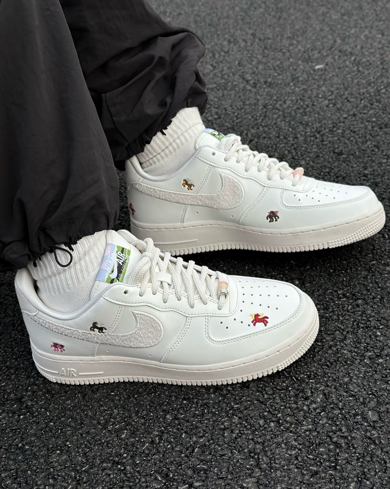 NIKE AIR FORCE 1 AF1 2026年馬年限定奶油白刺繡飛馬 iq1143-100