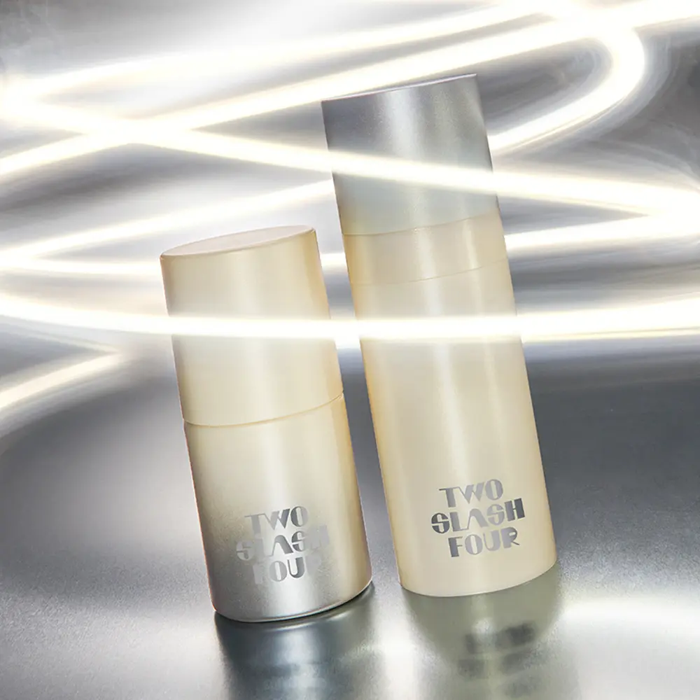 TWO SLASH FOUR 瞬效發光立體遮瑕膏 13.5g