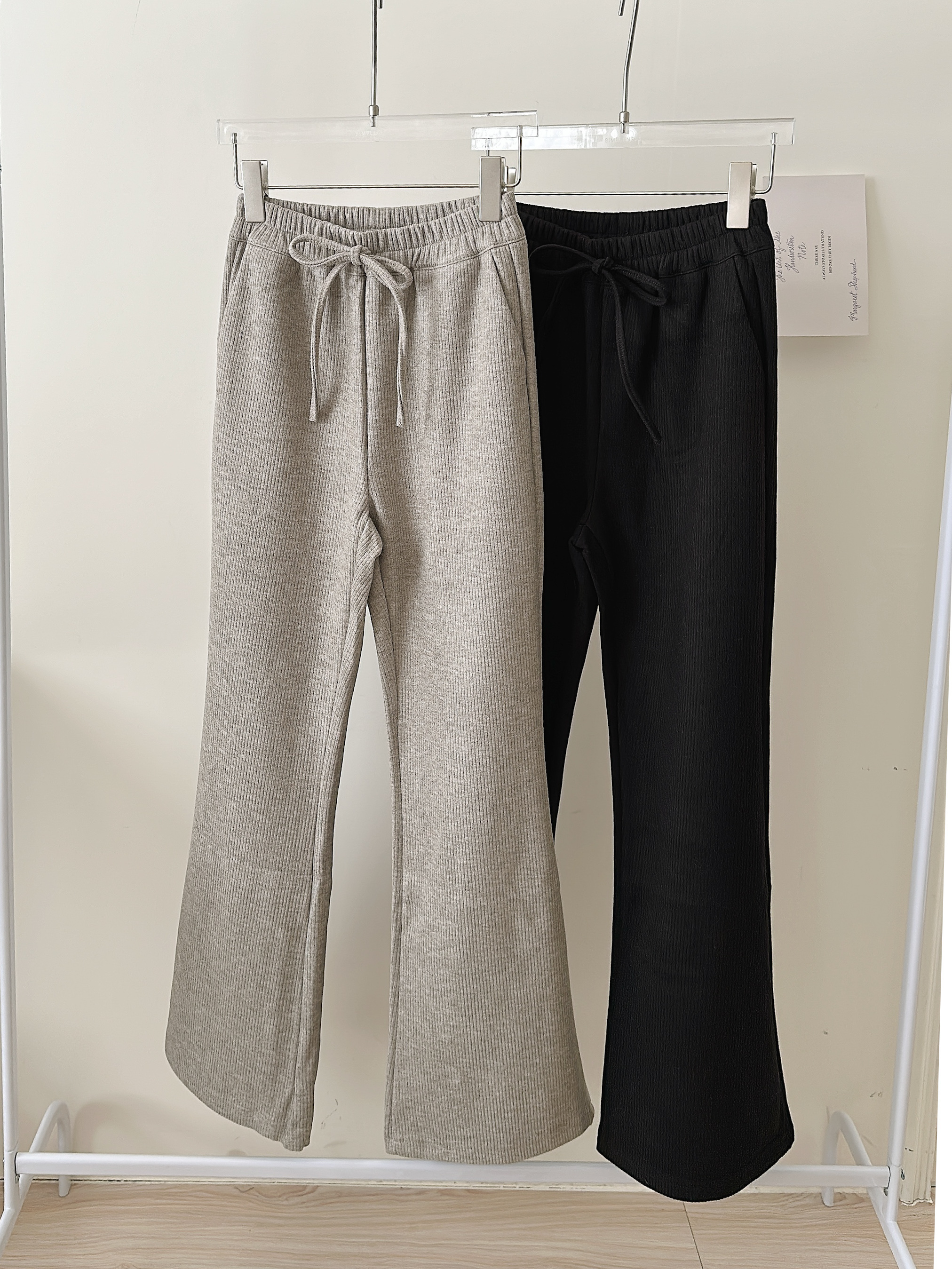 部份現貨🚚超修身！！柔軟條坑兔絨雲朵喇叭褲💕共2色