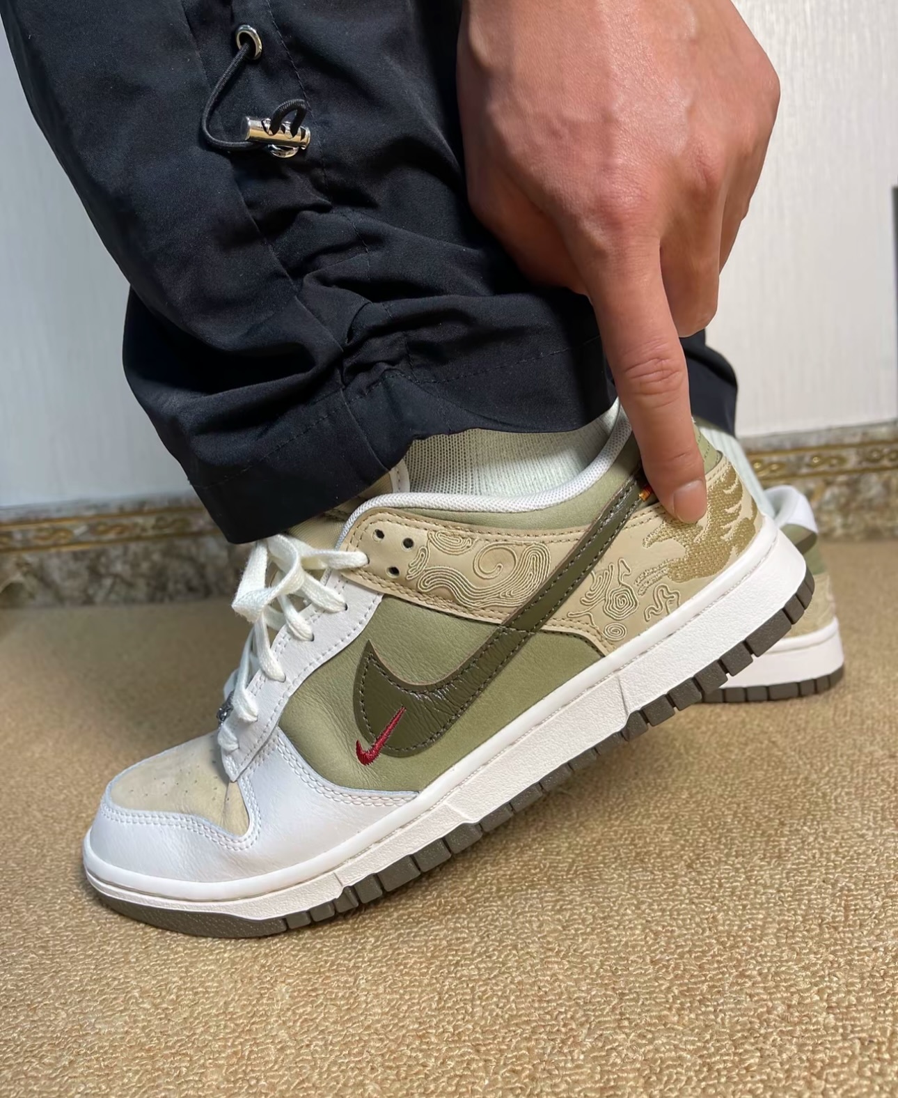 NIKE DUNK LOW 'CNY' 棕白色2026 馬年新年限定麂皮刺繡 IQ1118-220