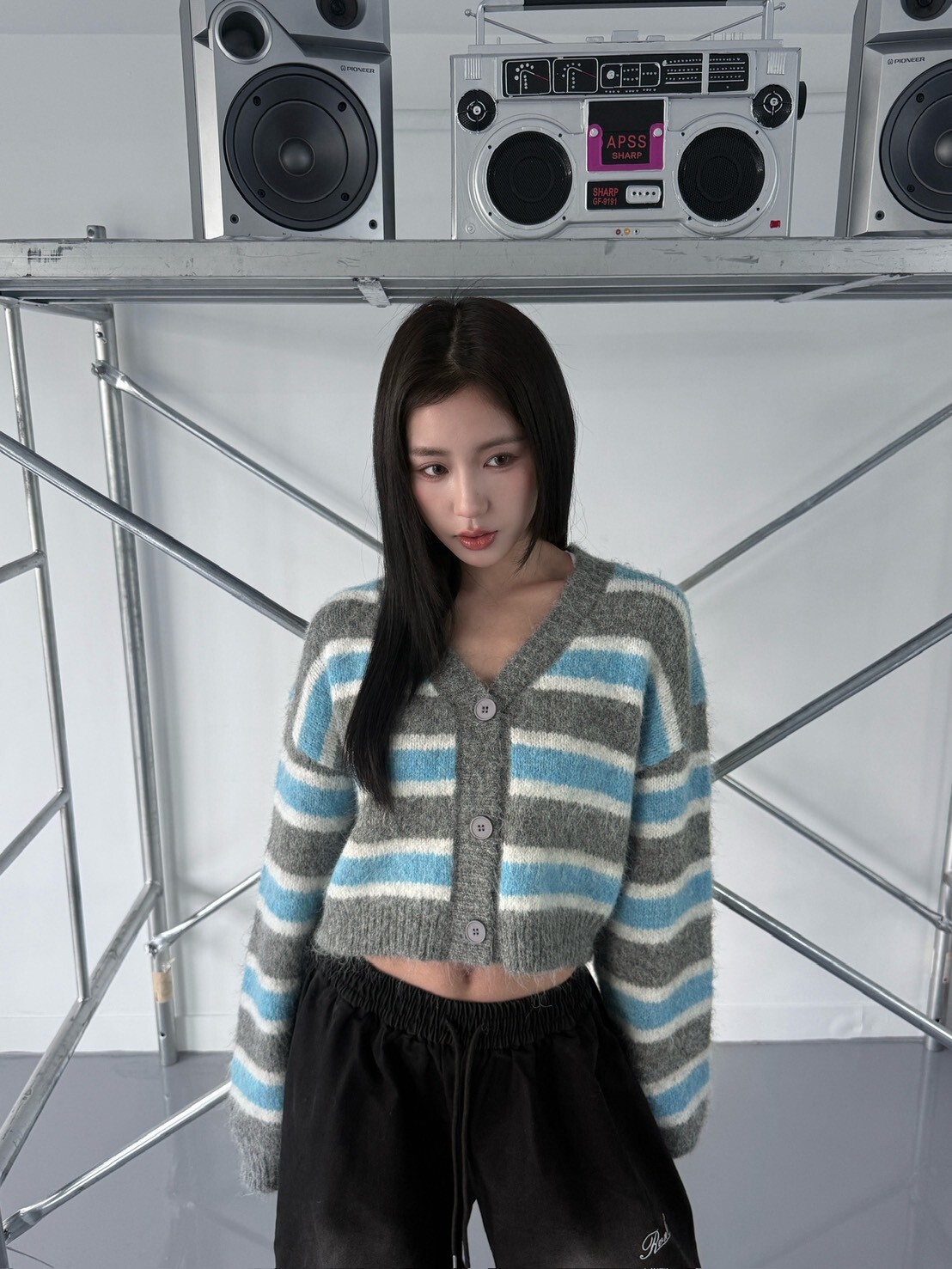 條紋撞色短版針織排釦外套