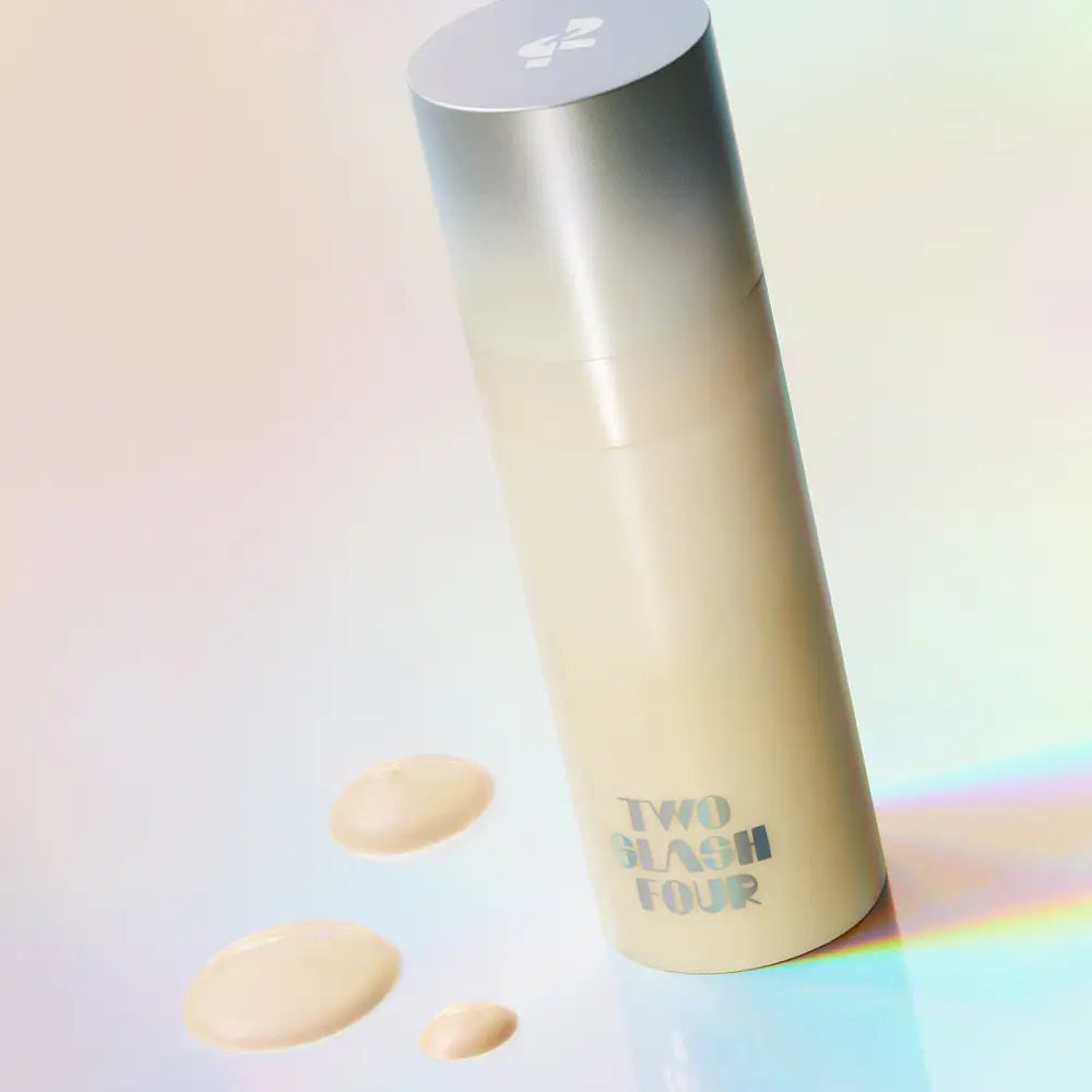 TWO SLASH FOUR 炫光煥采妝前乳 20ml