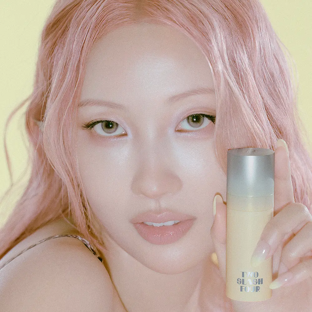 TWO SLASH FOUR 炫光煥采妝前乳 20ml