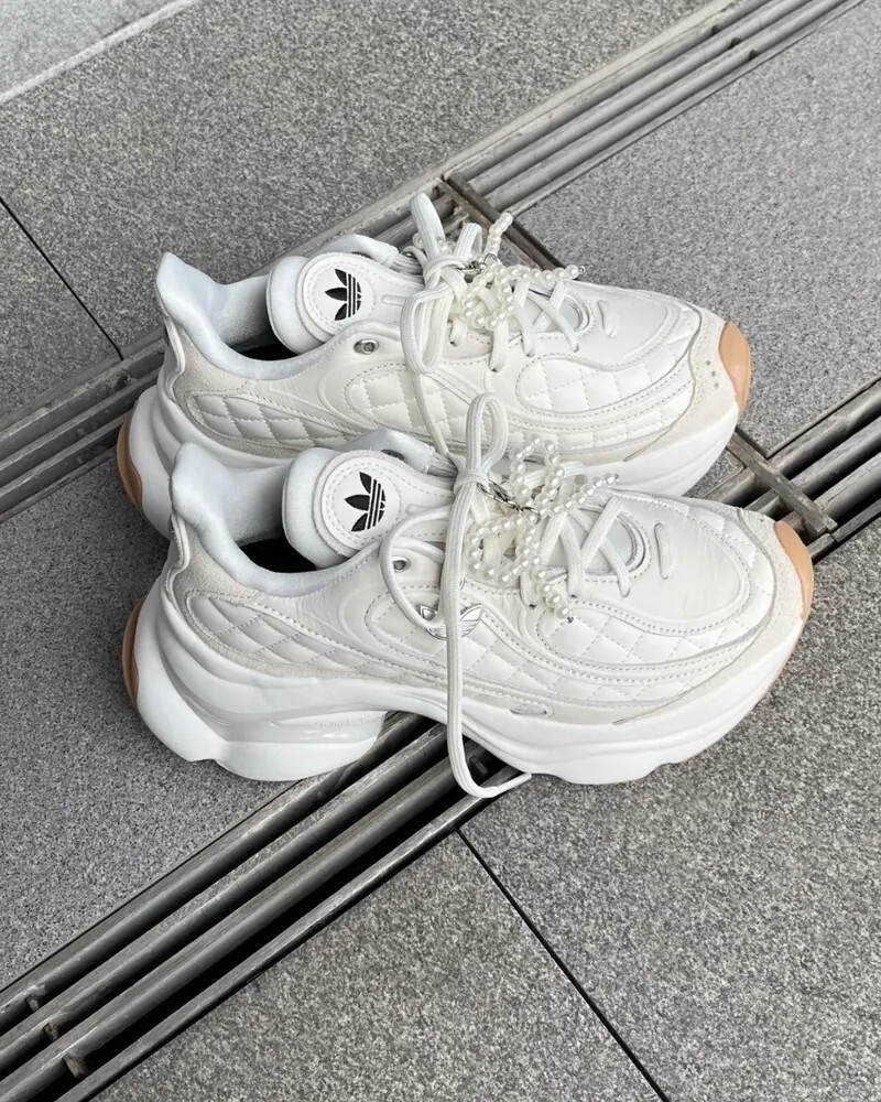 ADIDAS OZVENUZ 小香風 菱格紋 奶油白