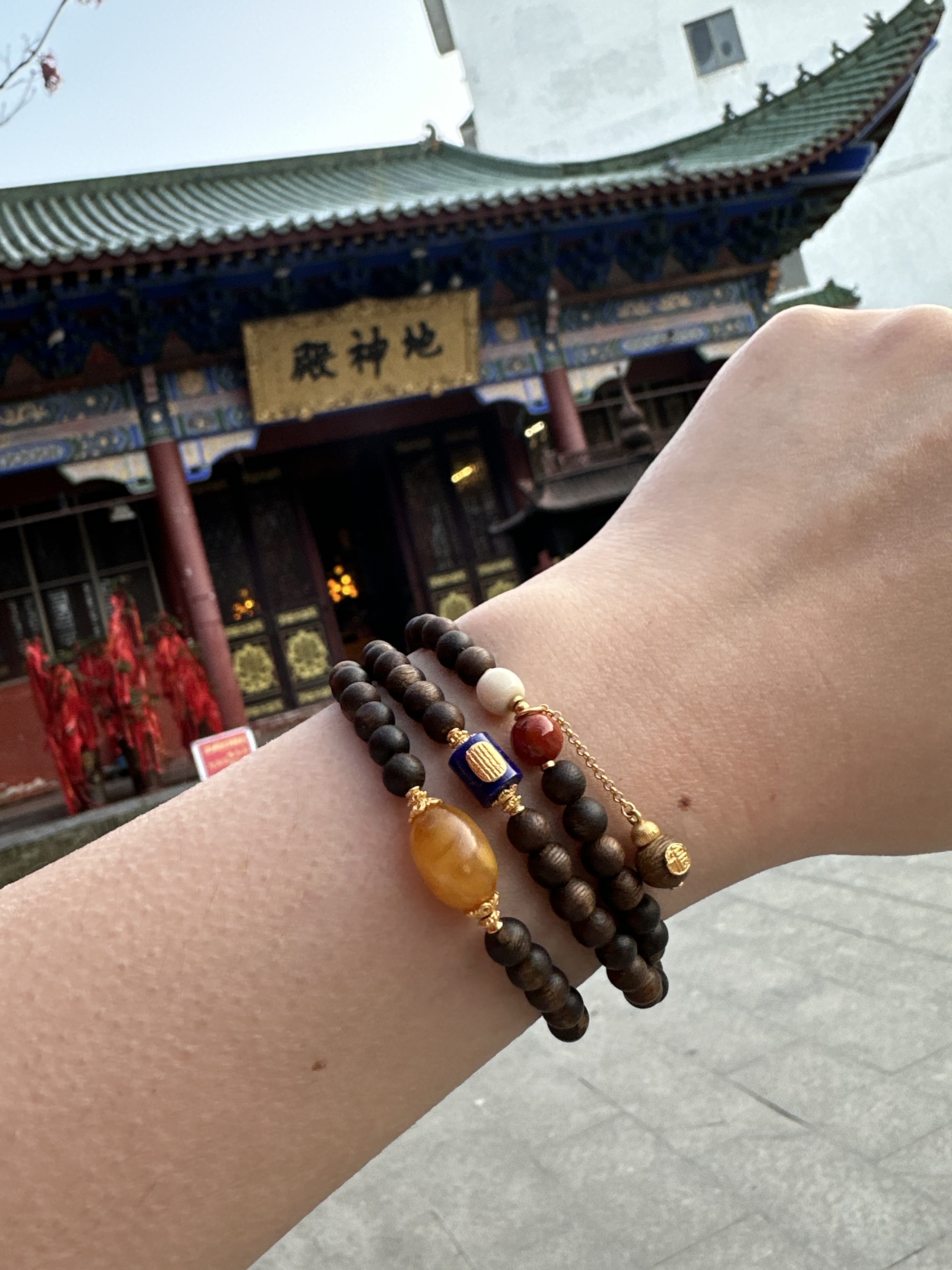 【直播】LL010345 沉香青金南紅蜜蠟圓珠三圈 5-6mm