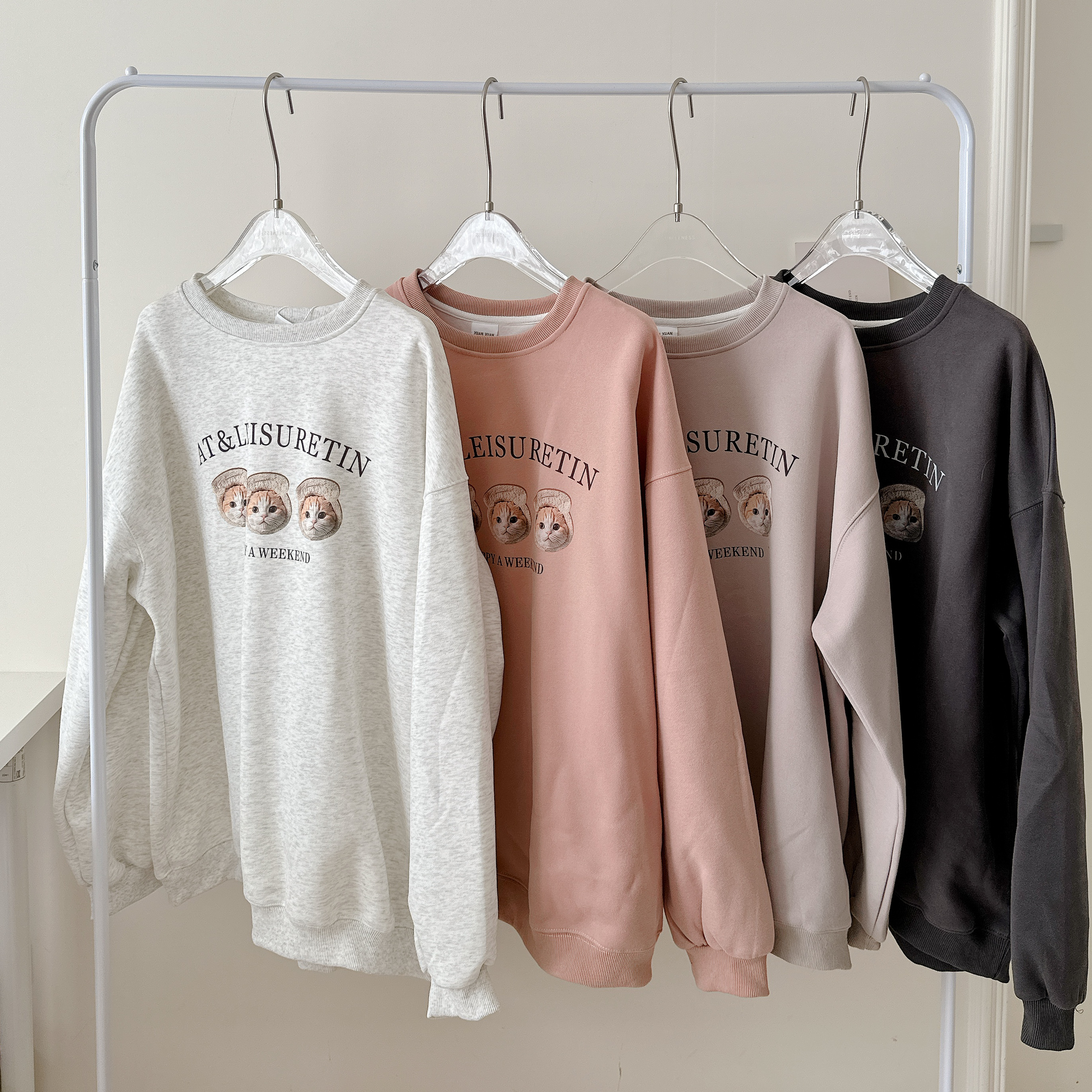 現貨🚚超級Q😍❤️‍🔥卡哇伊貓咪大學T💕共4色