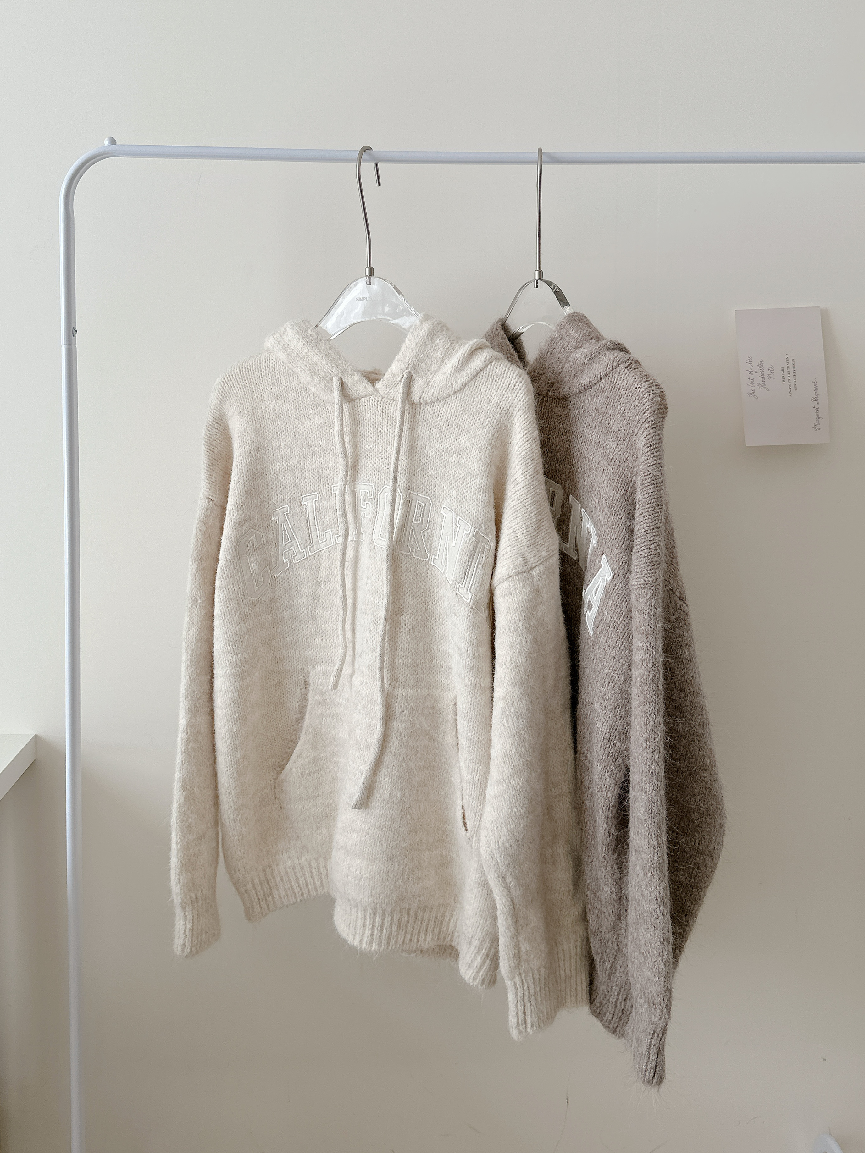 現貨🚚軟綿字母刺繡針織毛衣🧶💕共2色