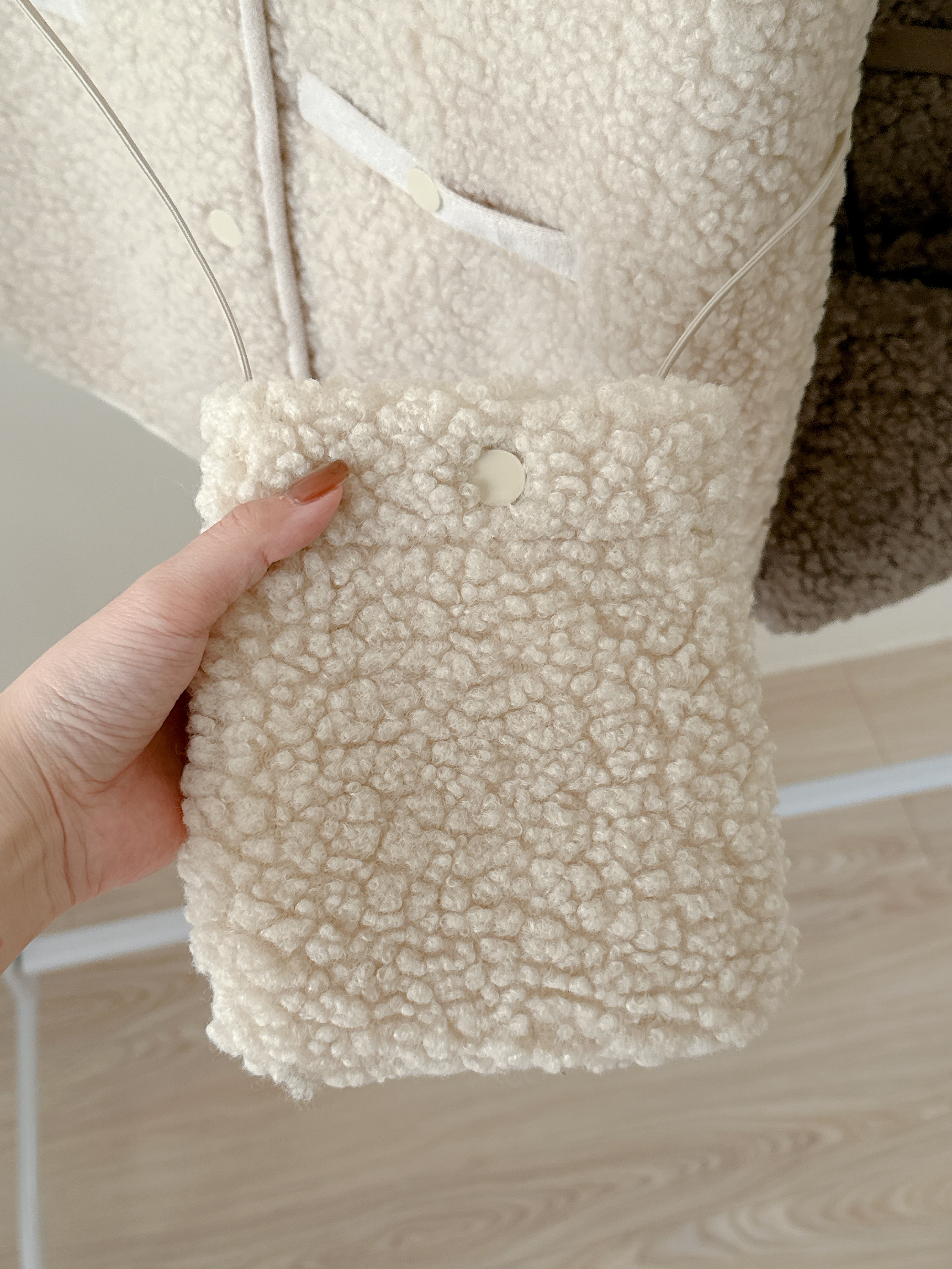 現貨🚚軟QQ羊羔毛背心（附包包）💕共3色