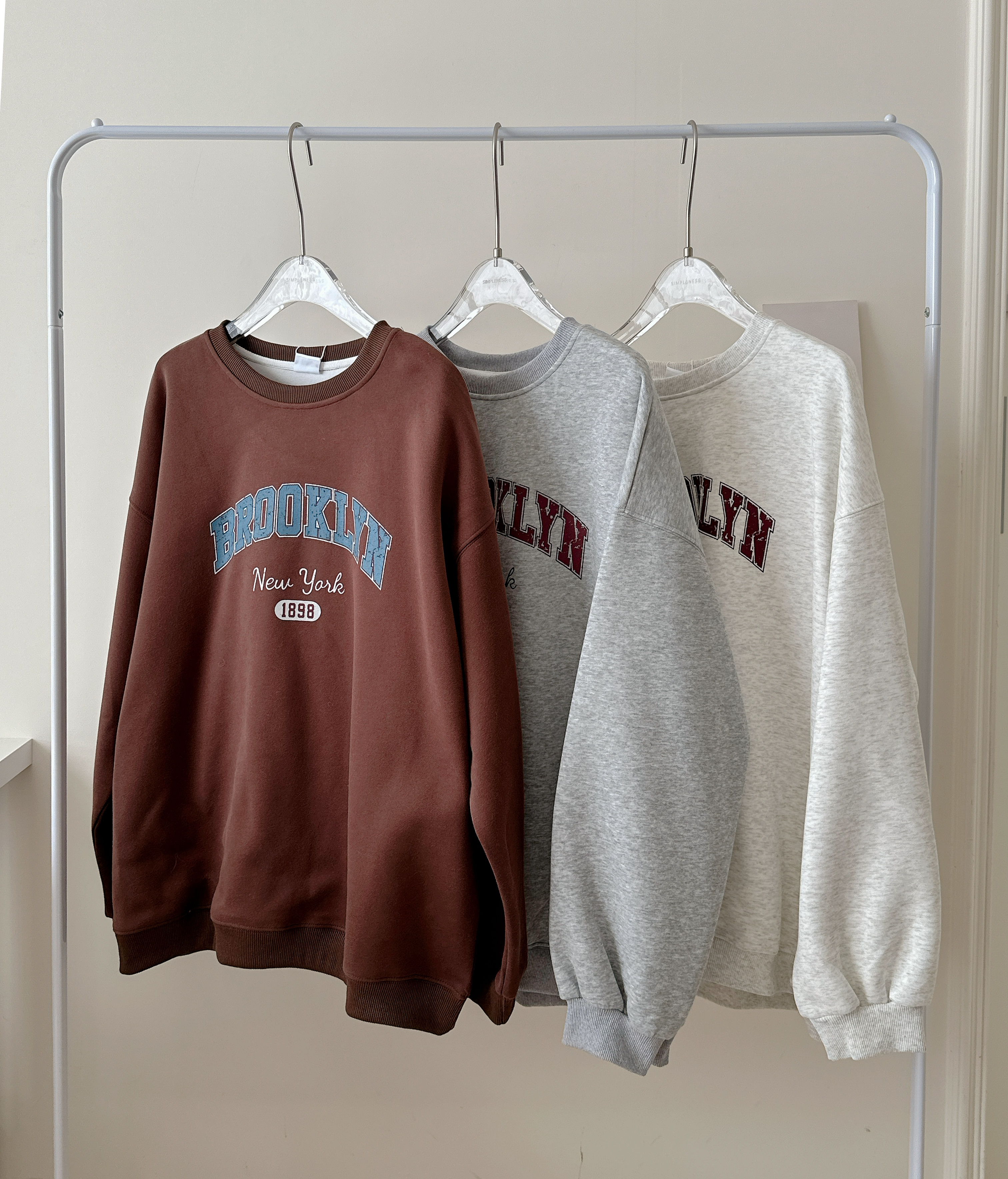 部份現貨🚚經典美式復古字母大學T💕共3色