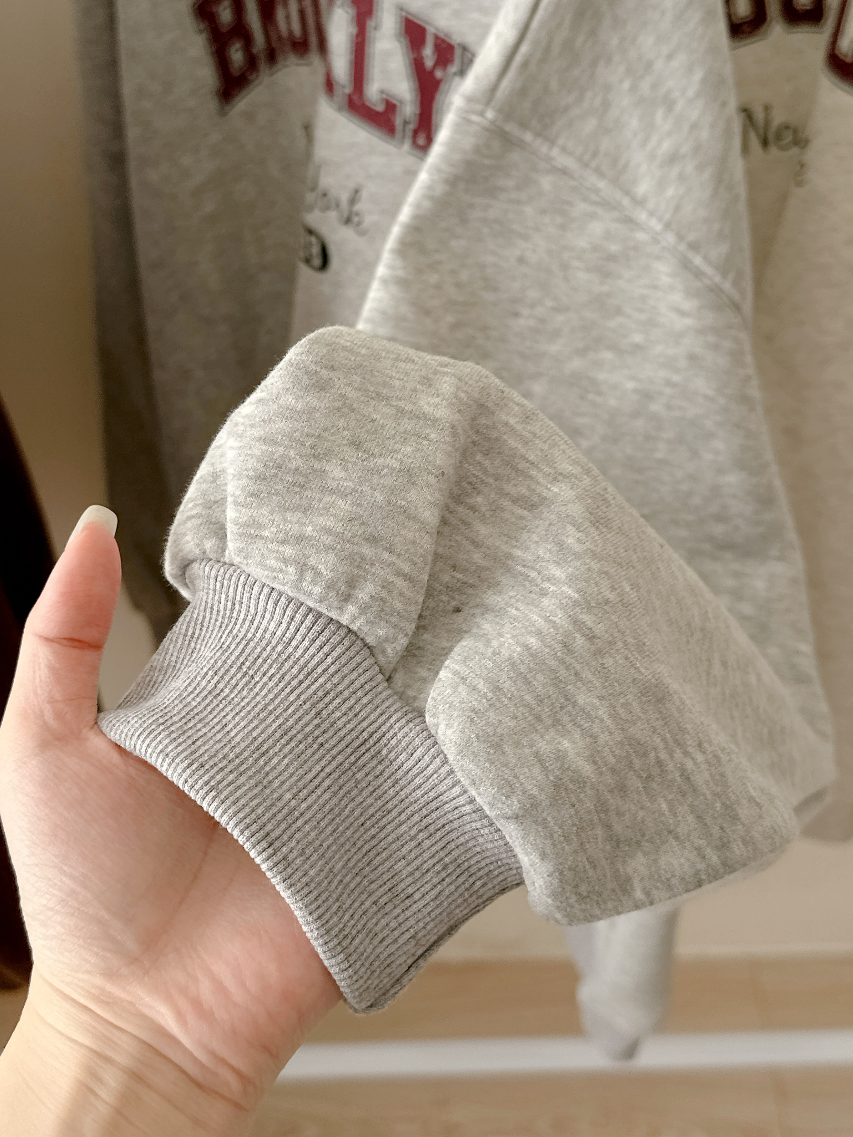 部份現貨🚚經典美式復古字母大學T💕共3色