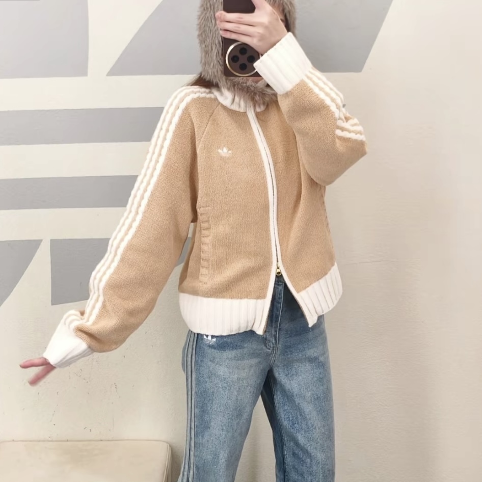 ADIDAS ORIGINALS KNIT TRACK TOP 奶茶 立領外套 針織 秋冬服飾 KV8866