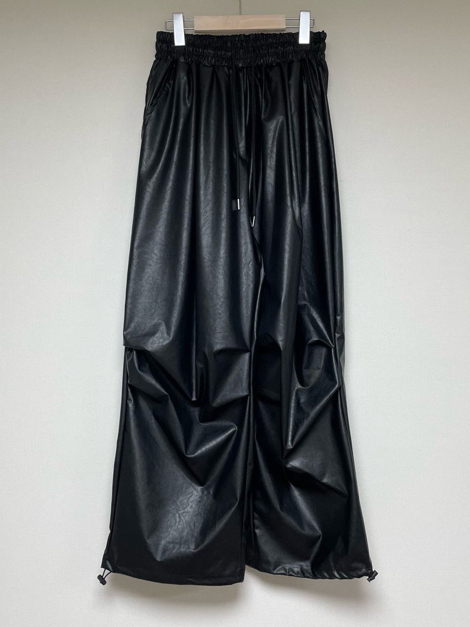 淨色可束腳合成皮鬆身褲 GLEE-005P