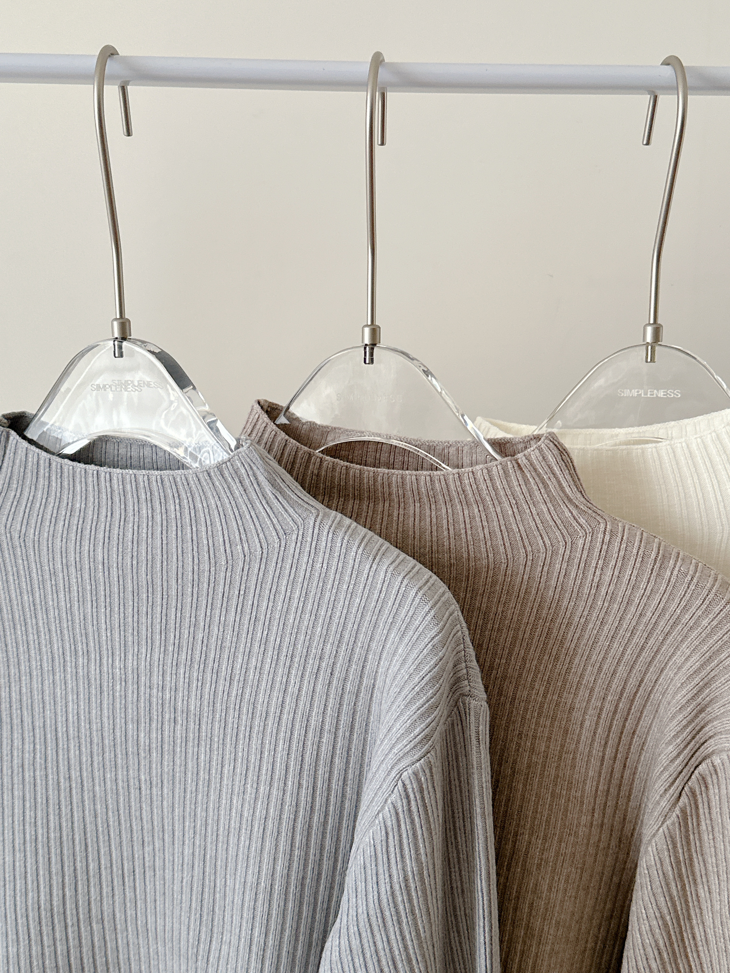 時髦款打底😎✨簡約柔霧直坑紋泡泡袖立領上衣💕共4色