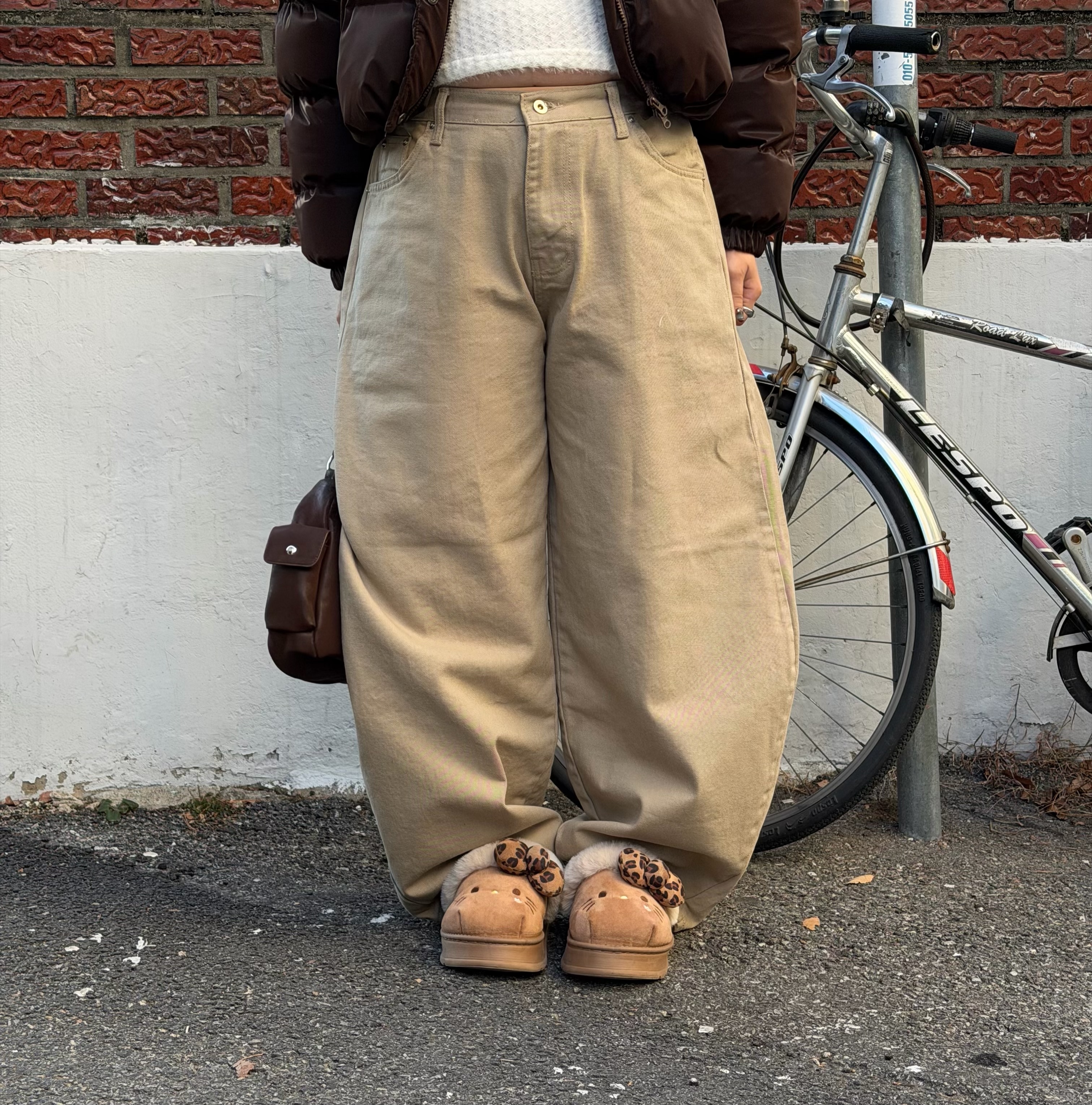 🇰🇷韓製 ✨闆娘推薦👍🏻B1神級版型 純色彎刀牛仔褲（四色）