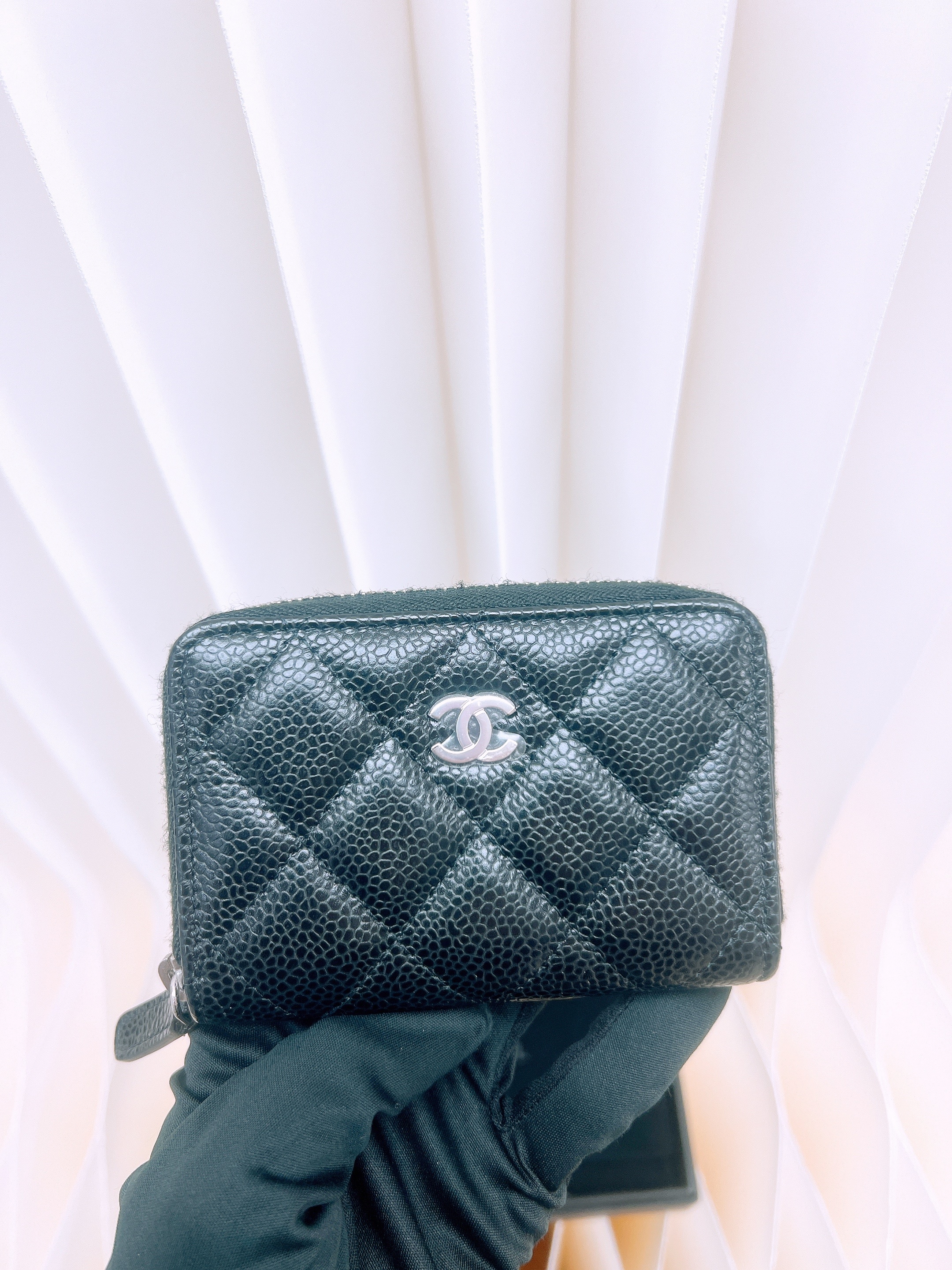 Chanel zipped wallet (black caviar/ silver)