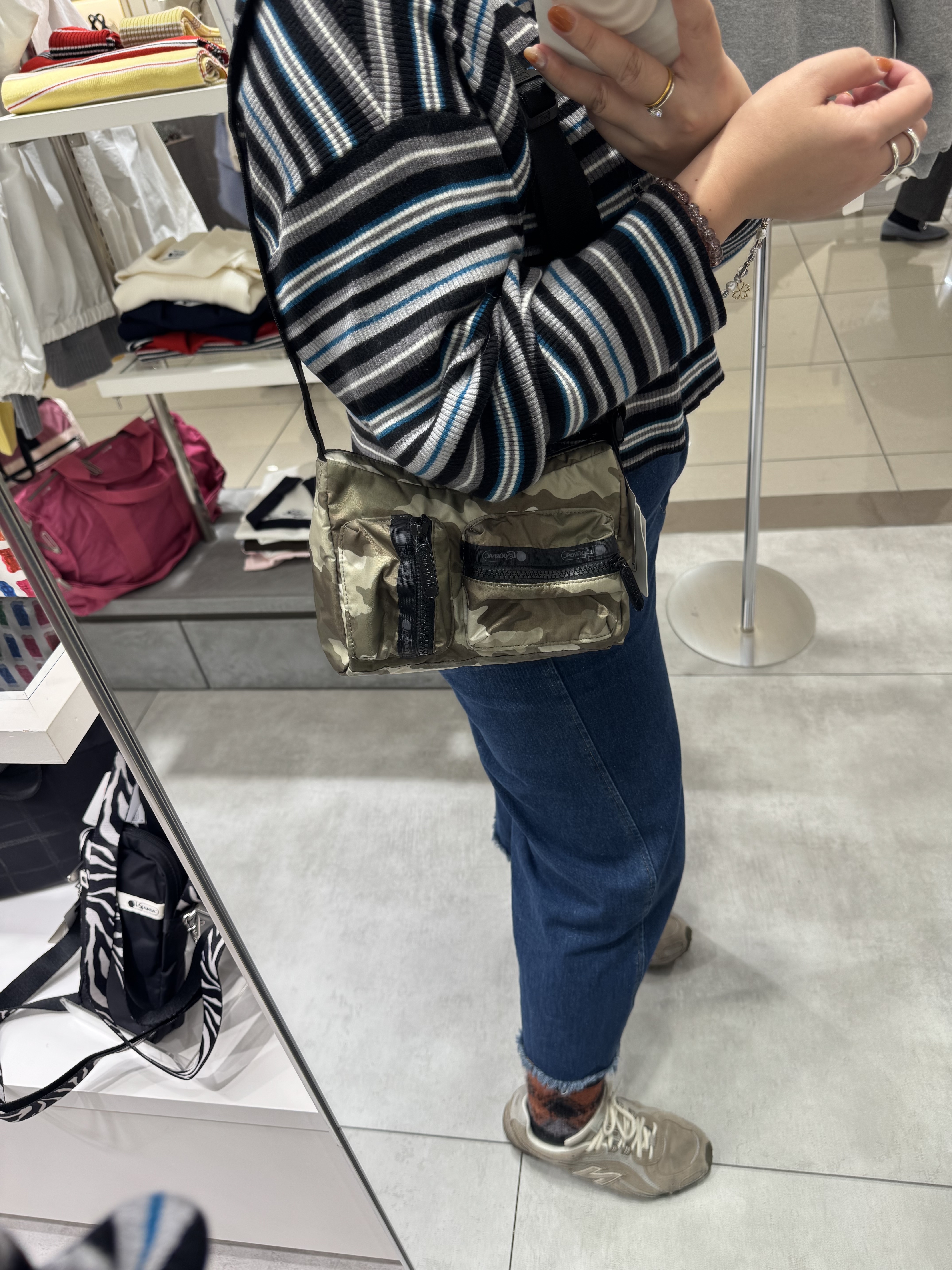 20260104 Lesportsac 小枕頭型手袋