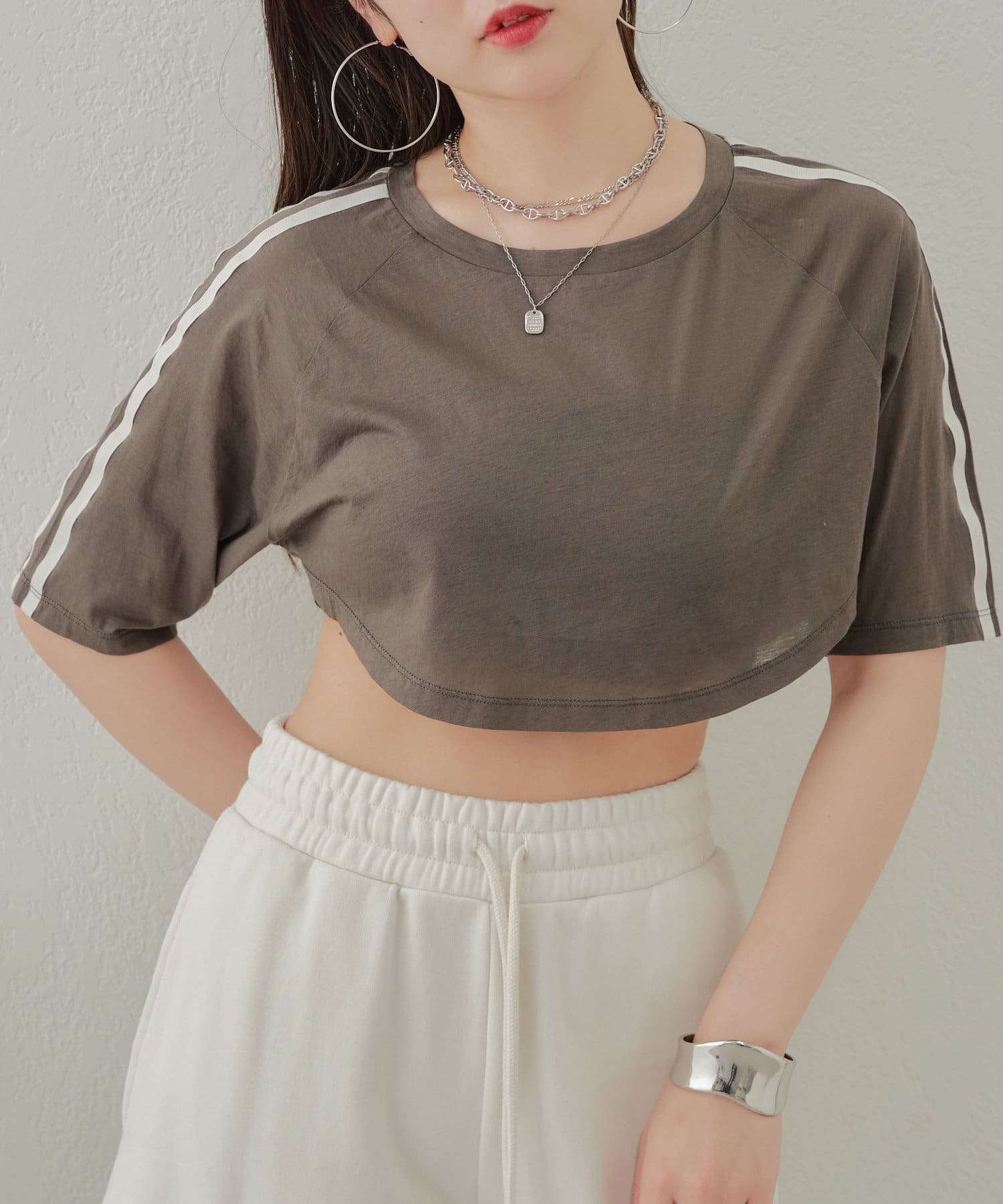 白日輪廓の輕線比例・透膚 Crop Top
