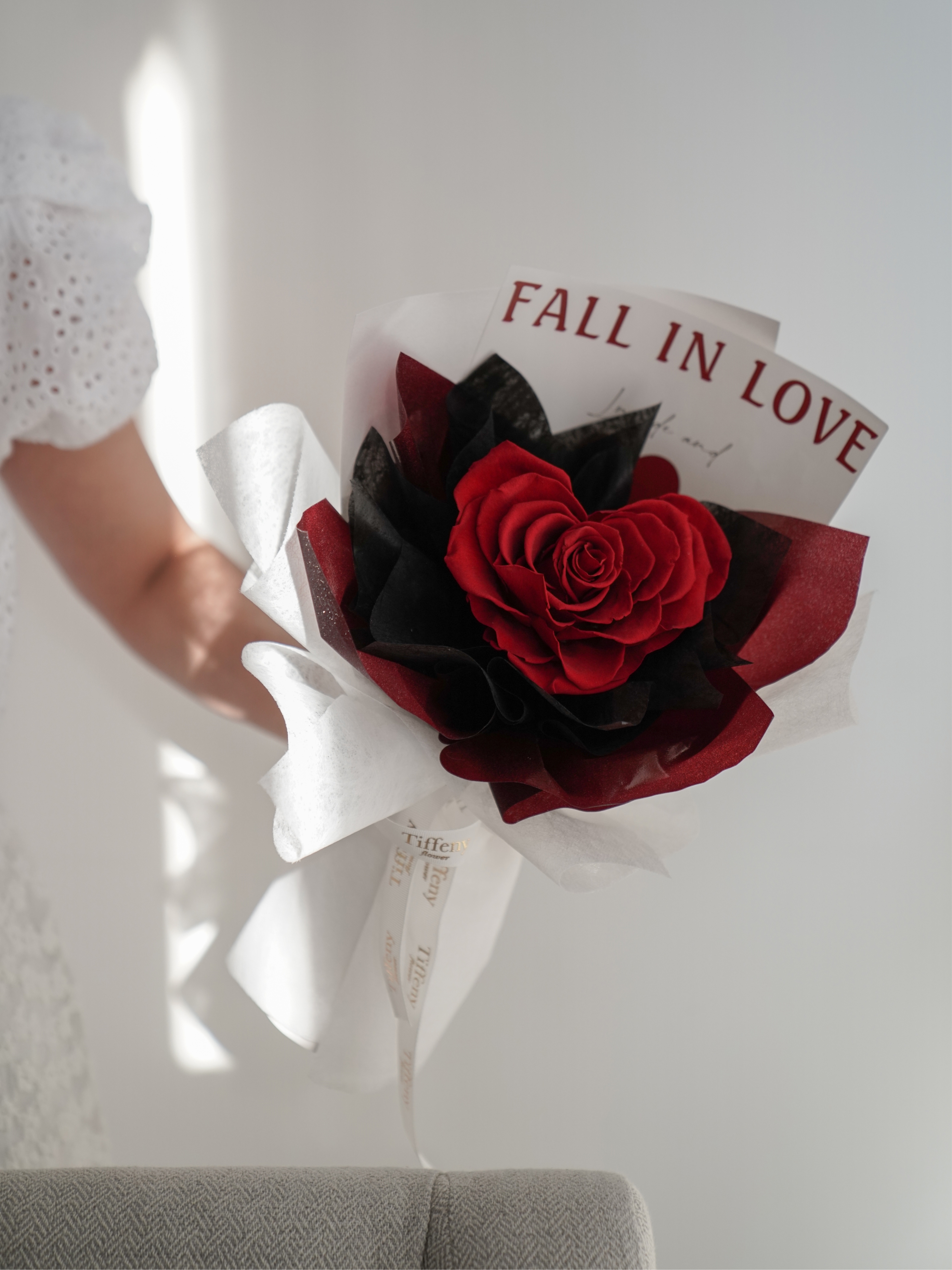 Fall in Love 愛心永生花束/ S