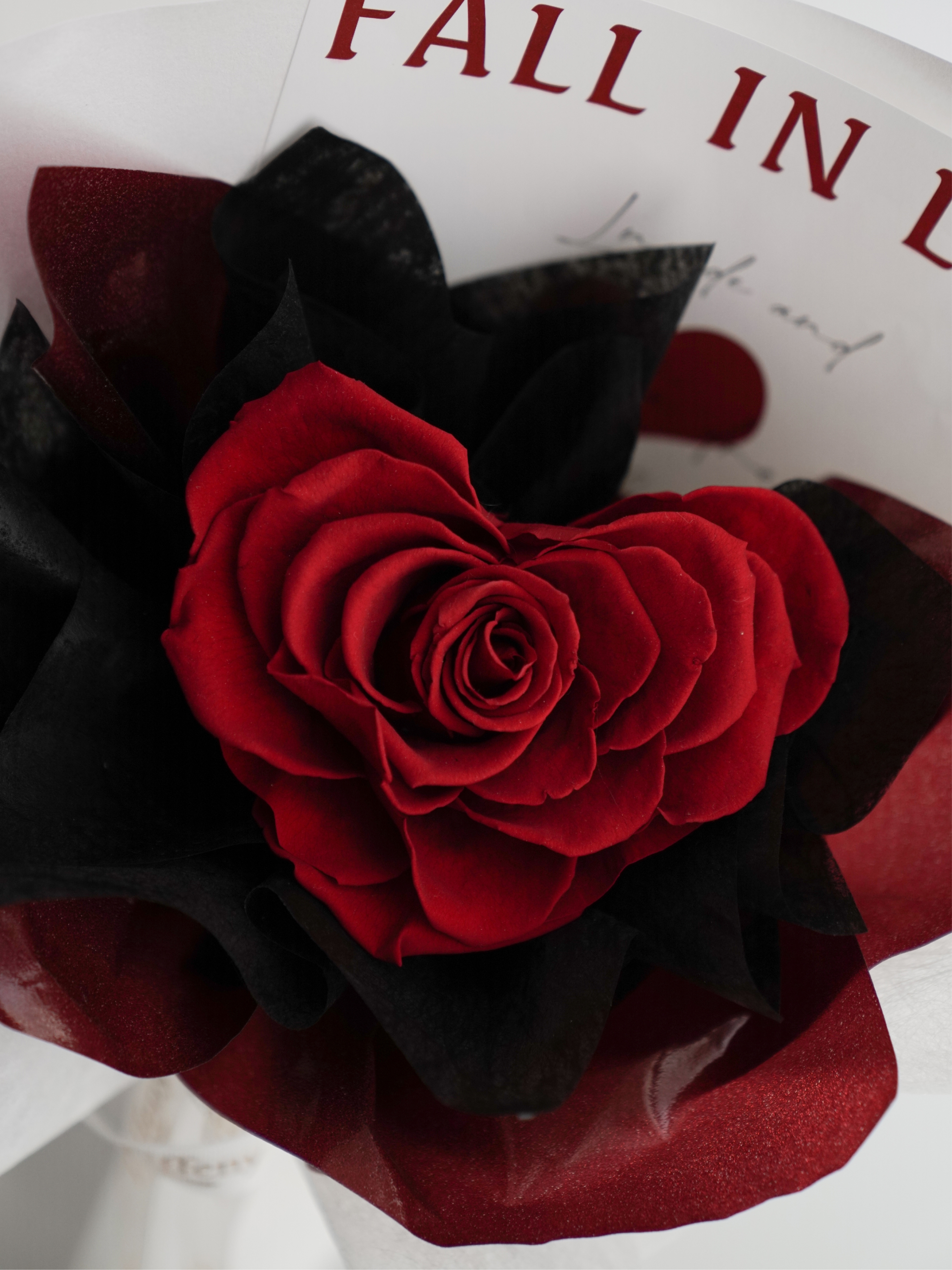 Fall in Love 愛心永生花束/ S