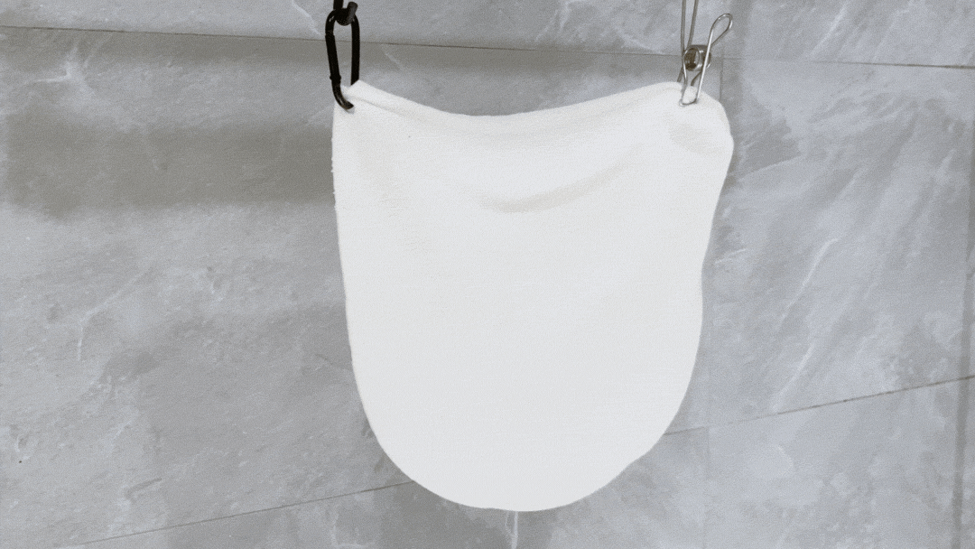 翻面晾曬雨傘套，展示快乾透氣材質