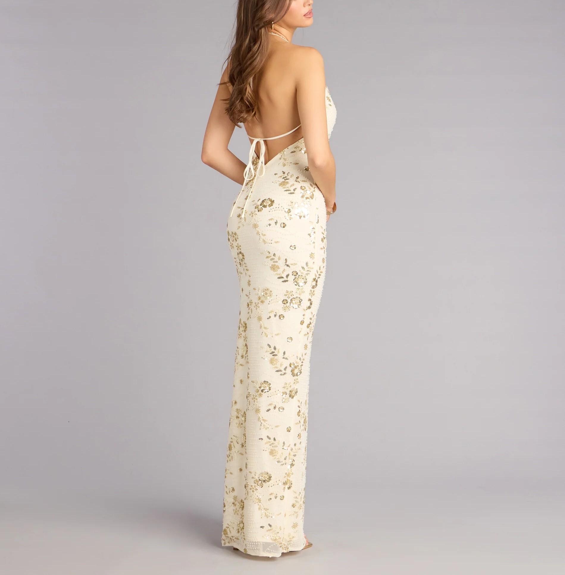 Ivory米白色亮片縫珠花卉繞脖露背綁帶  Dress