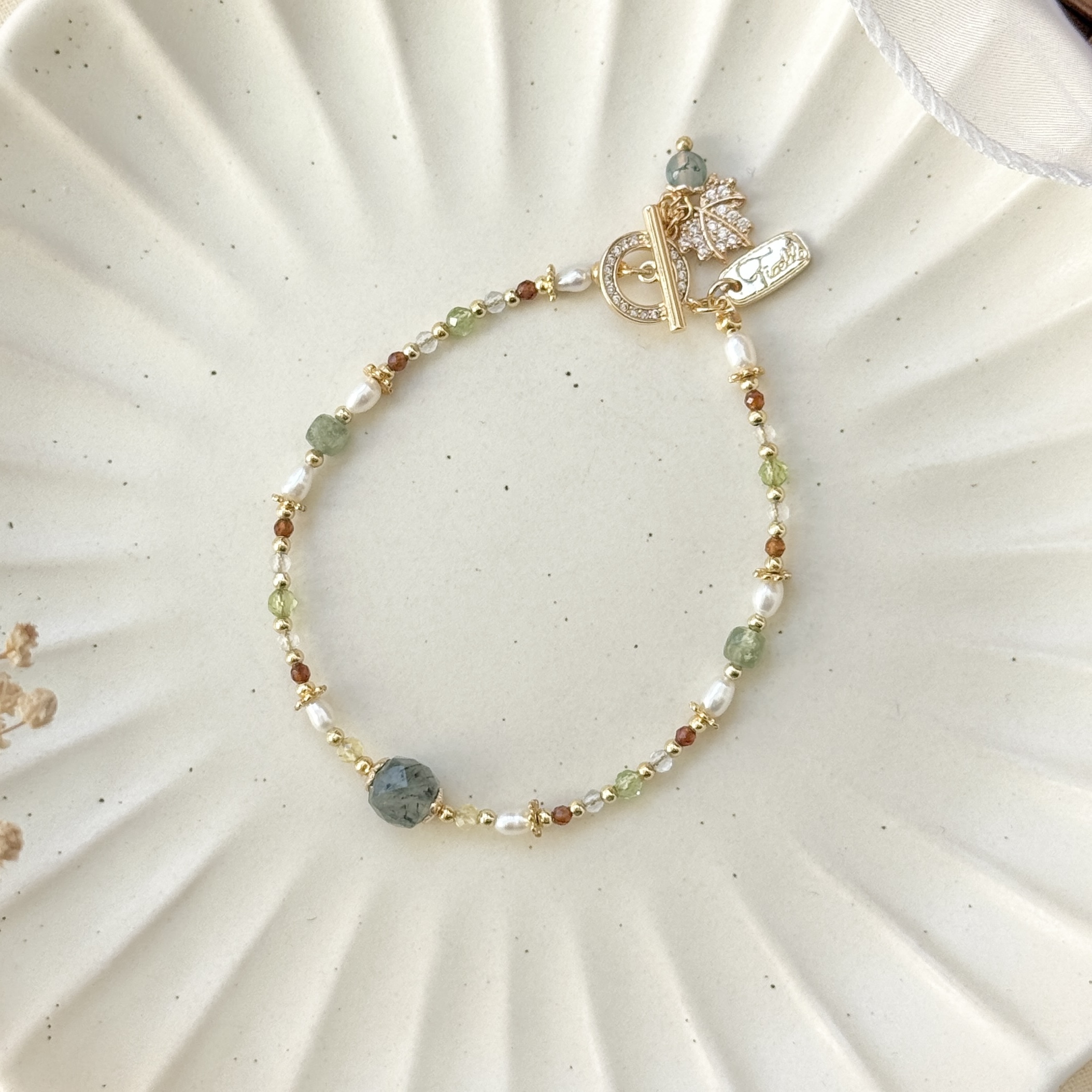 生日花 • 拾貳月拾參 • 扁柏 – 綠髮晶 – 手鍊