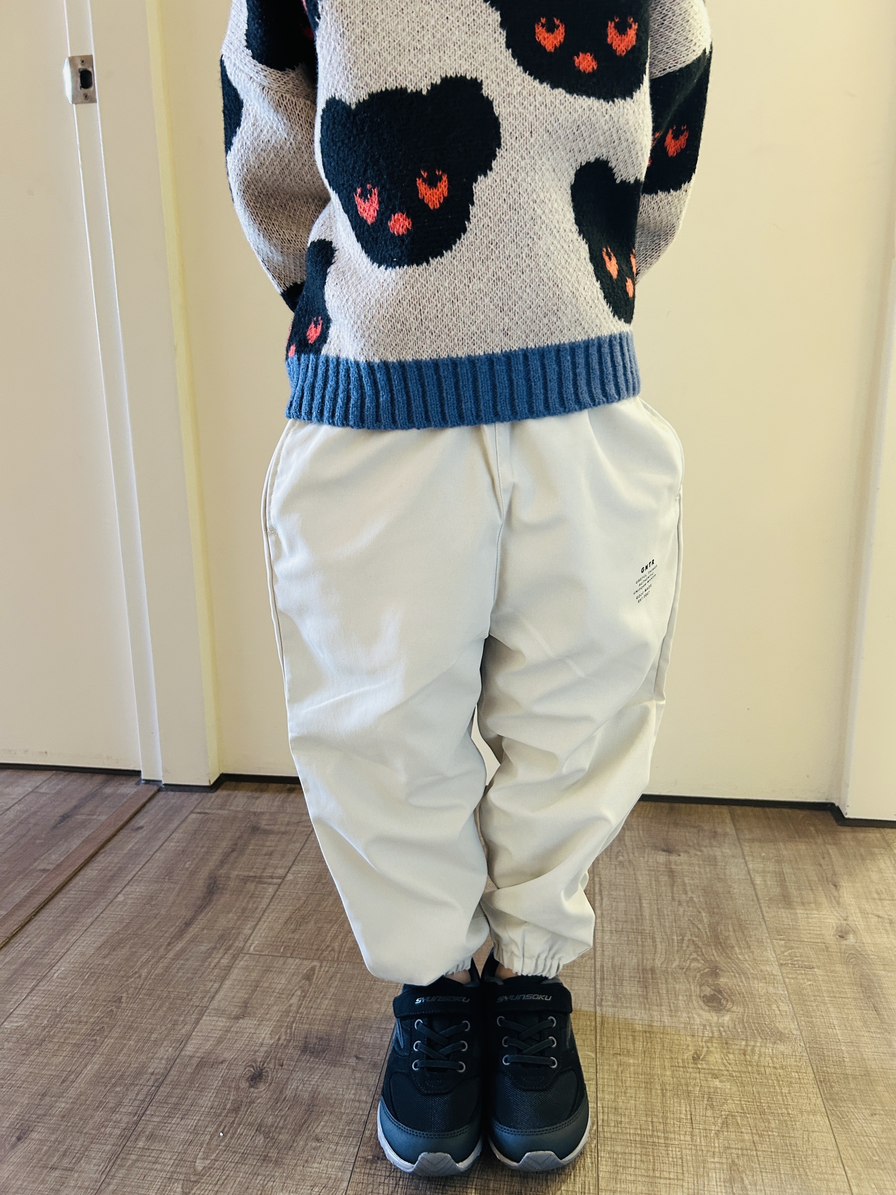 日本 GENERATOR 基本防風 舒適快乾 塔夫綢縮口運動長褲 (共2色，130-140) 915205