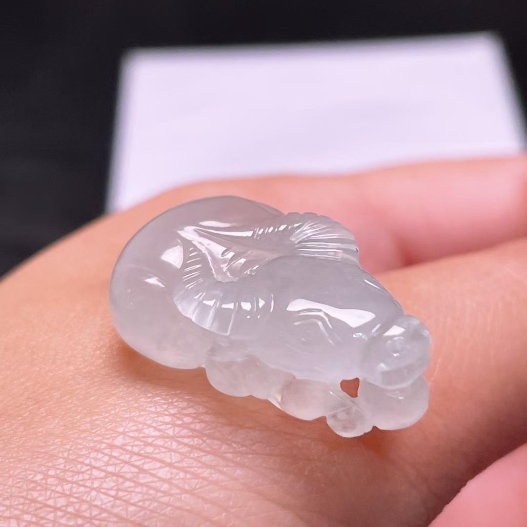 1225441 翡翠生肖牛吊墜