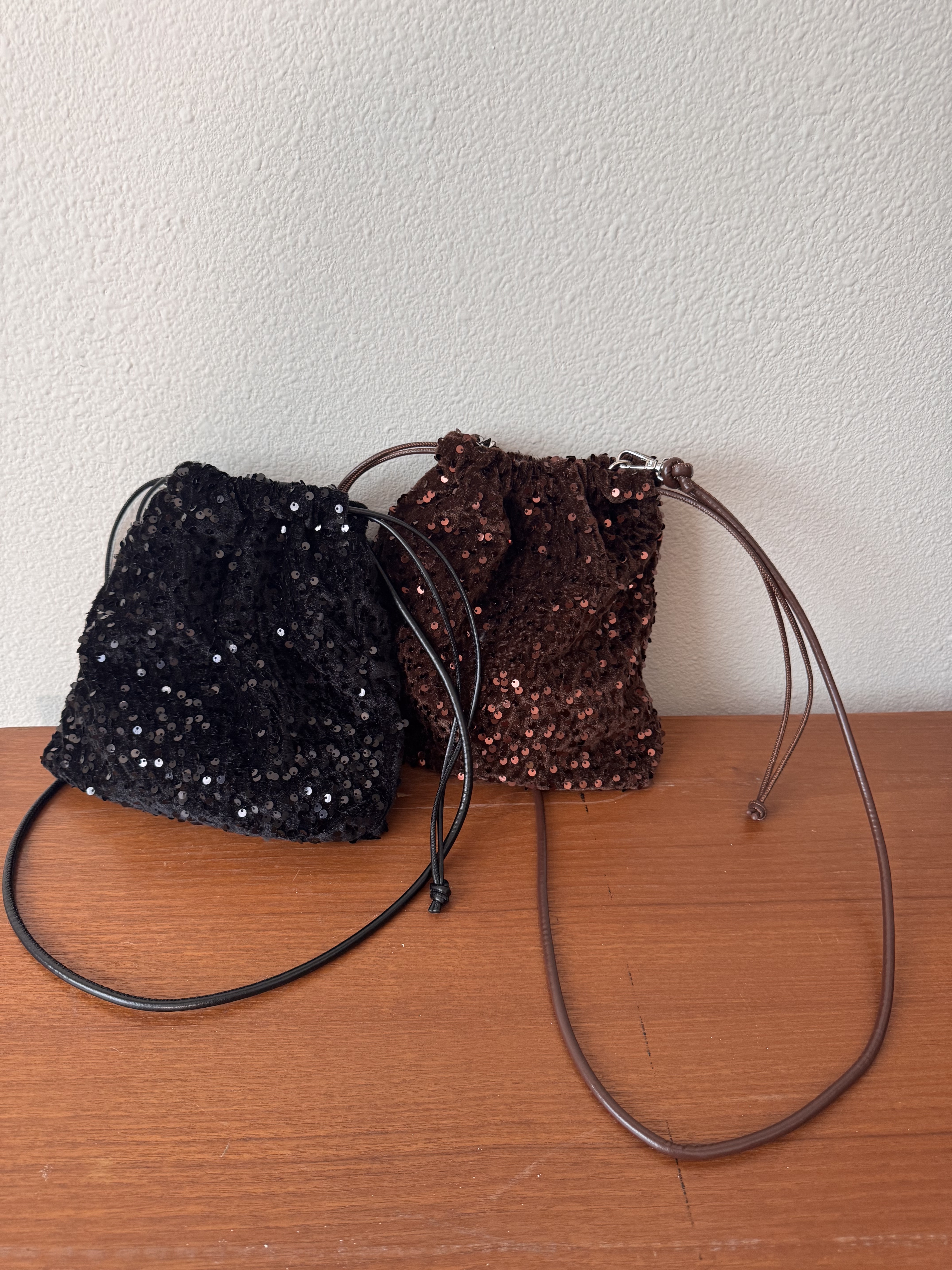 珠片束口斜肩袋 - AB6043