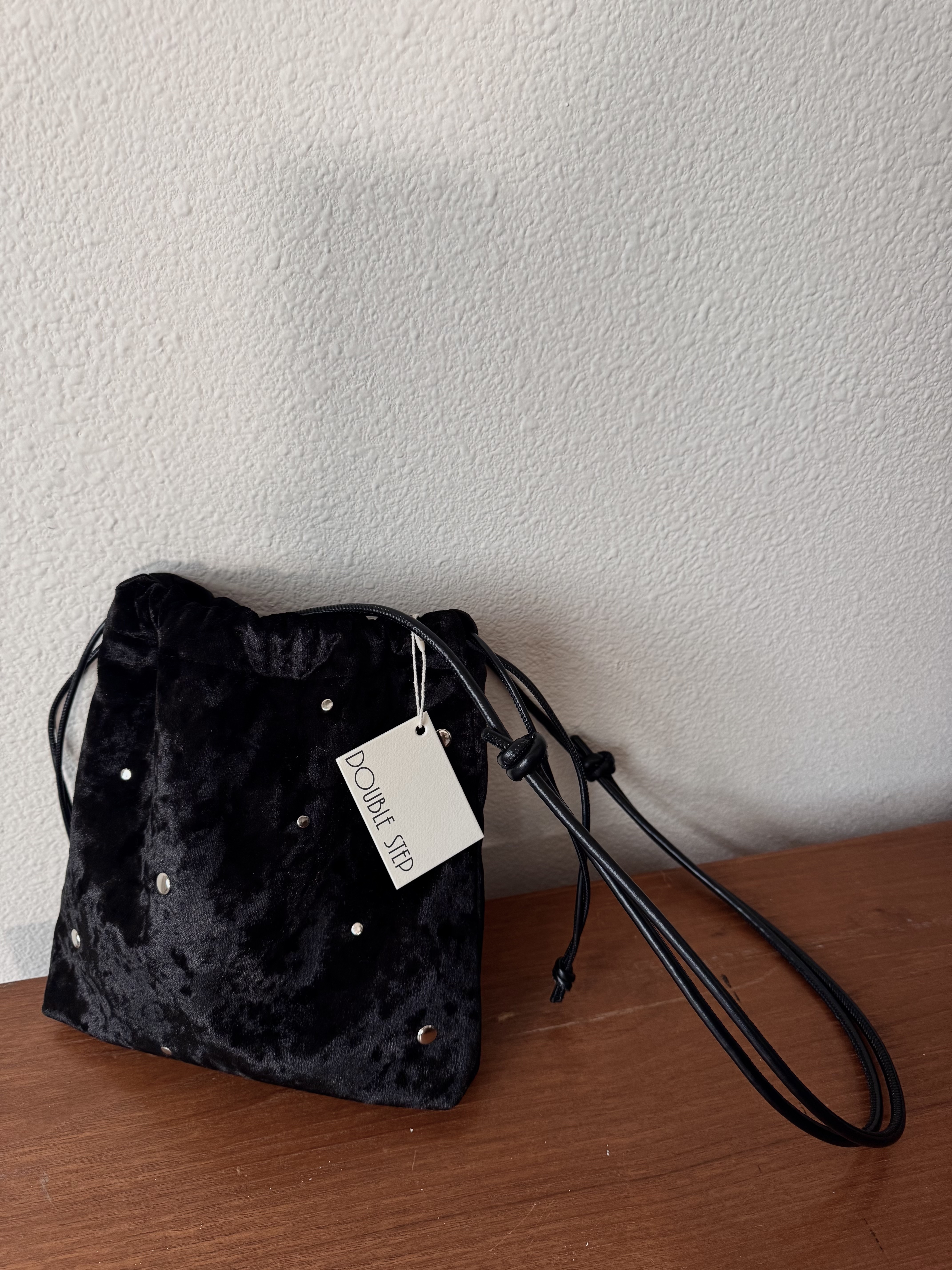 柳釘絲絨斜肩束口袋 - AB6044